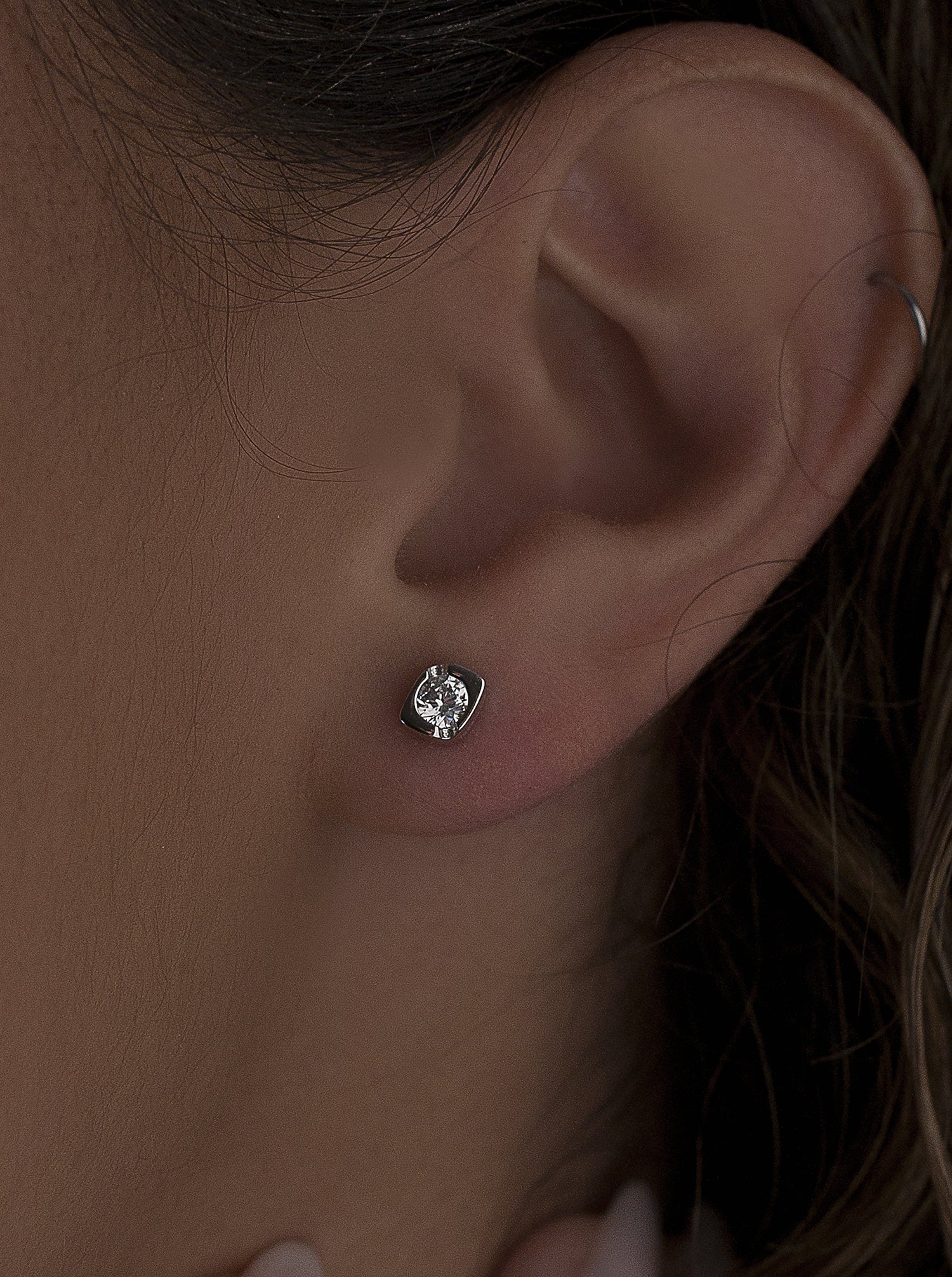 Pendientes brillantes pequeños diseño cuadrado con circonita