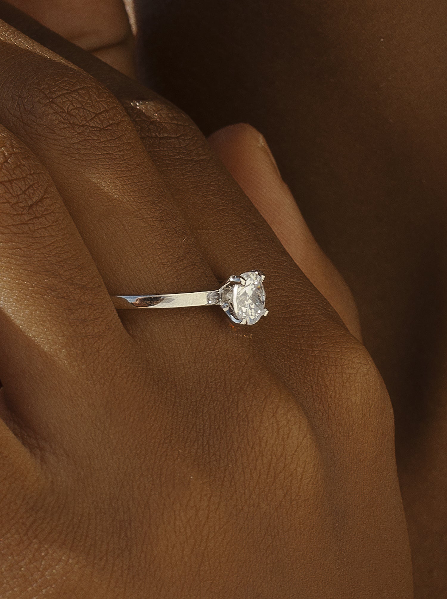 de engagement argent design très fin