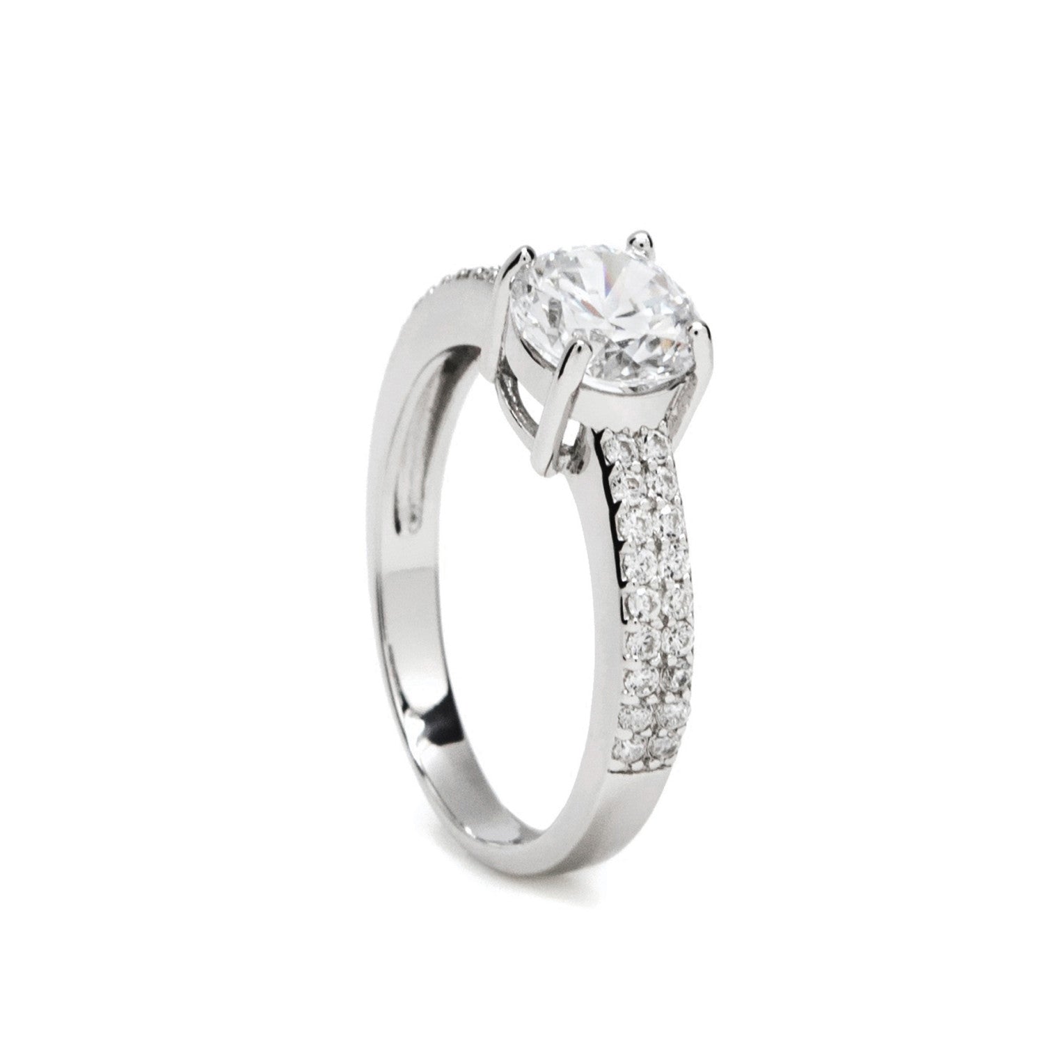 bague solitaires design à facettes avec zircons