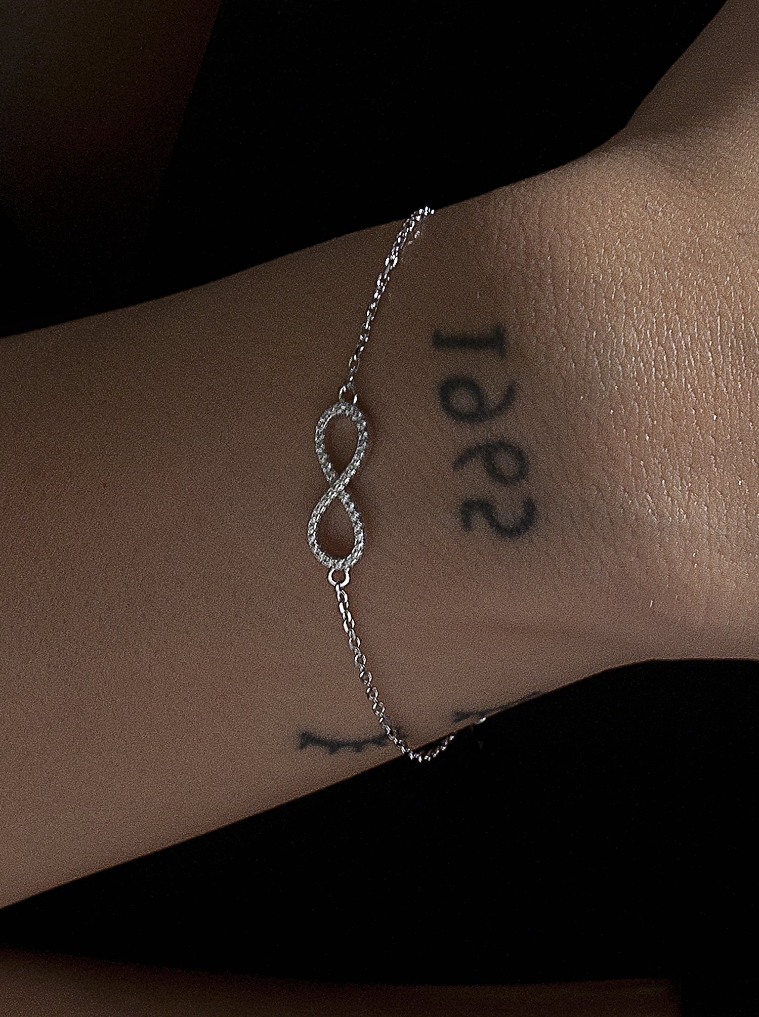 bracelets fines de argent design infini avec zircons