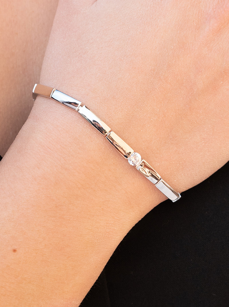 Pulsera eslabones de diseño rígido con circonita