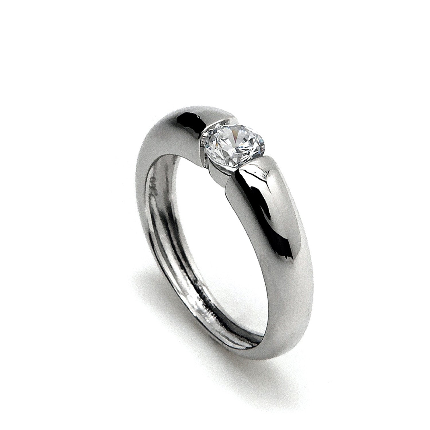 Plain design engagement rings with adamantine quartz