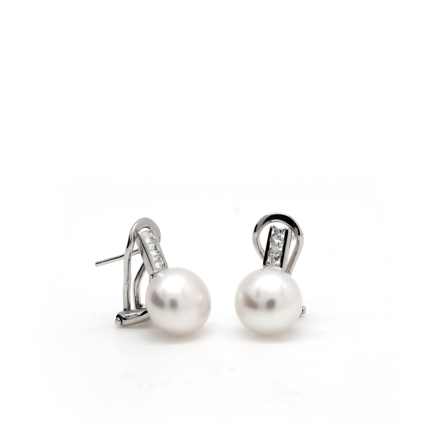 Pendientes tu y yo con perla y detalle lineal de circonitas