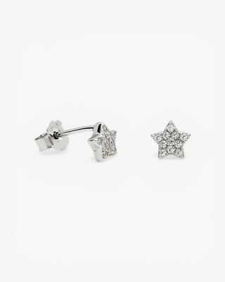 Petites boucles d'oreilles scintillantes ornées d'un motif de mini-étoile et de zirconiums cubiques