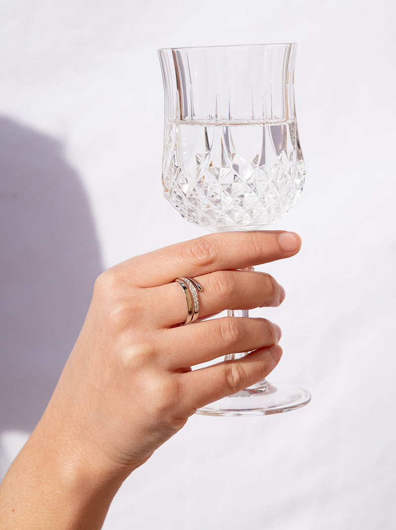 Anillos circonitas diseño tres raíles irregulares