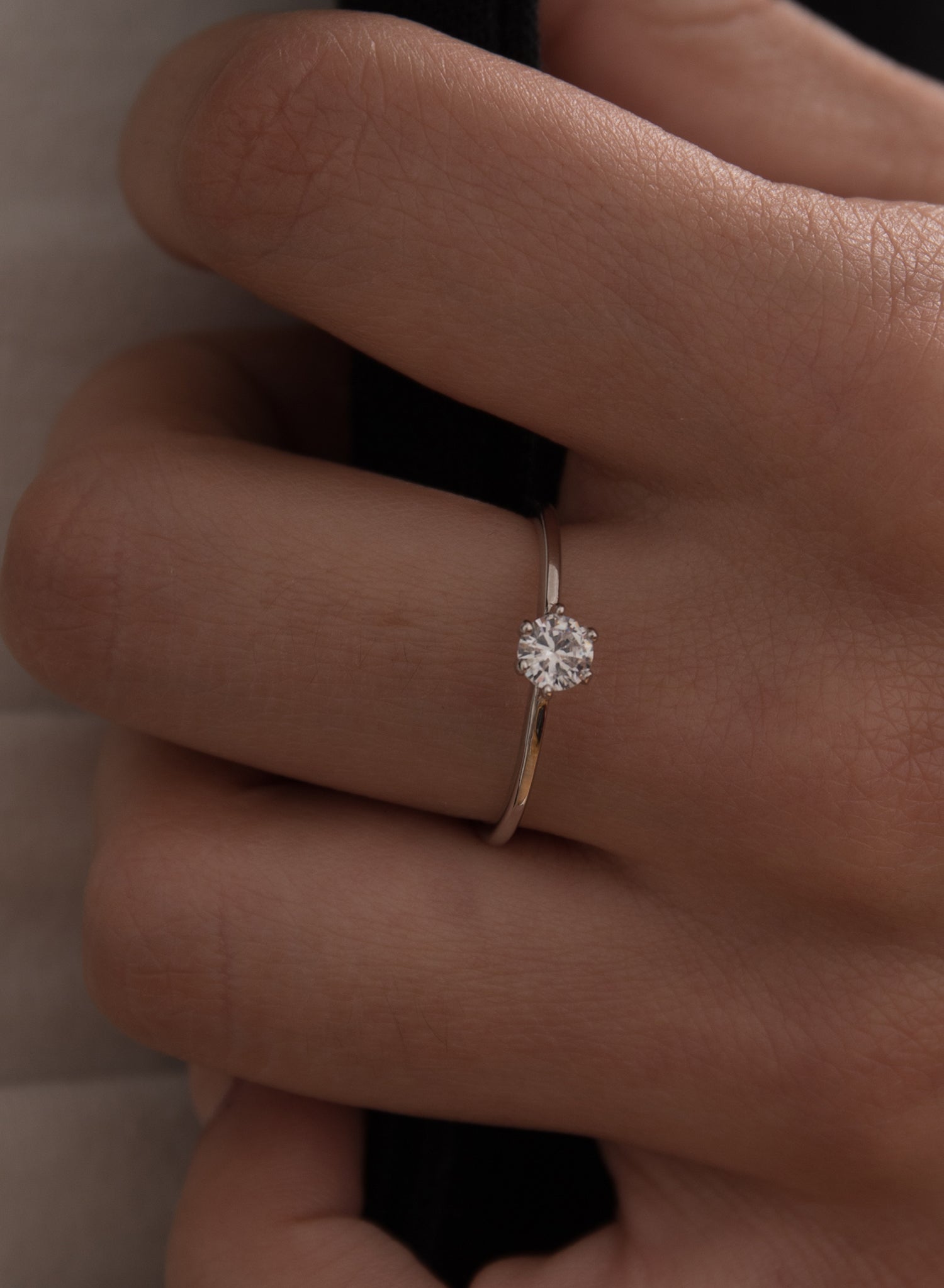 bague solitaire de argent design classique