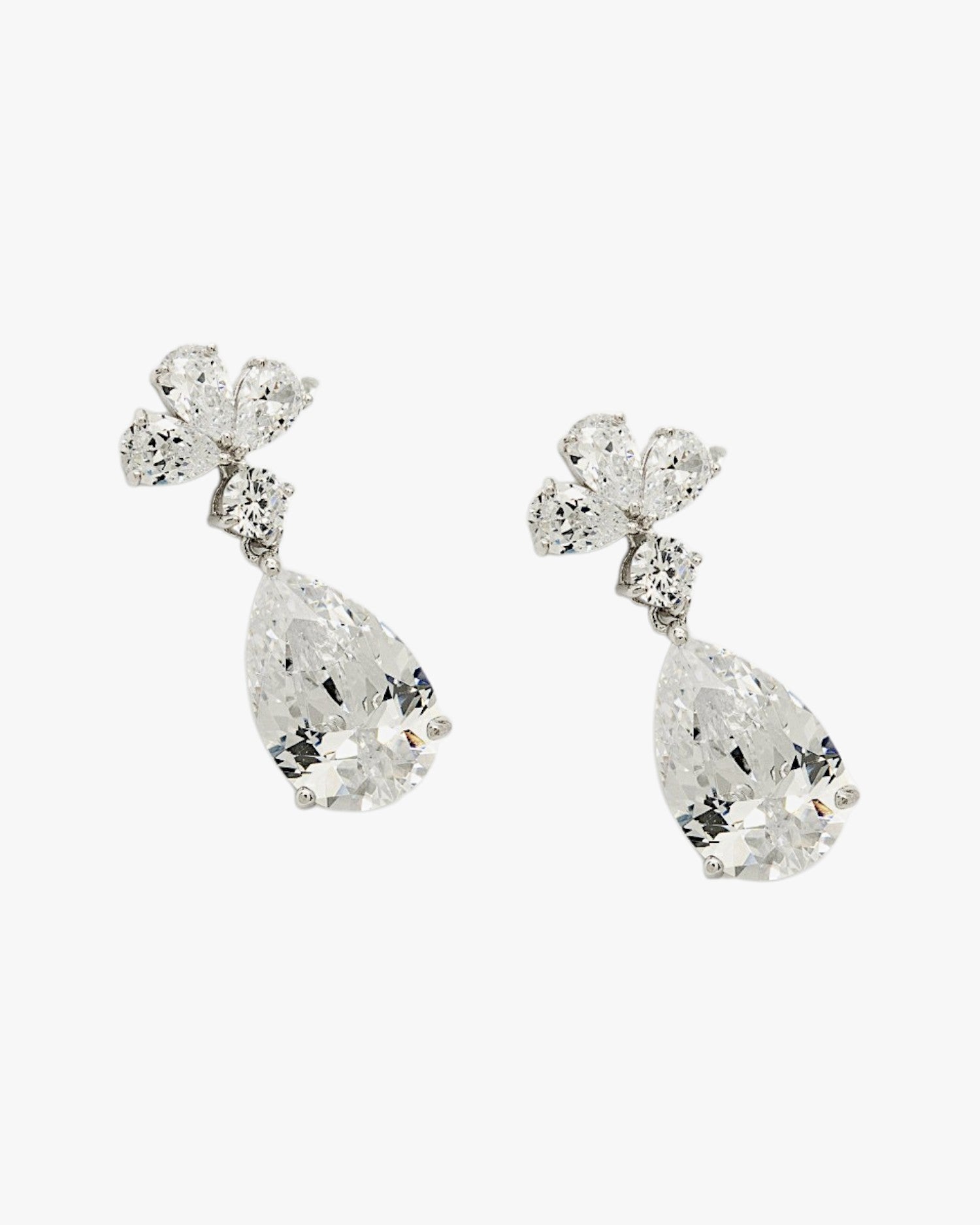 Pendientes de novia pequeños diseño lágrima y circonita
