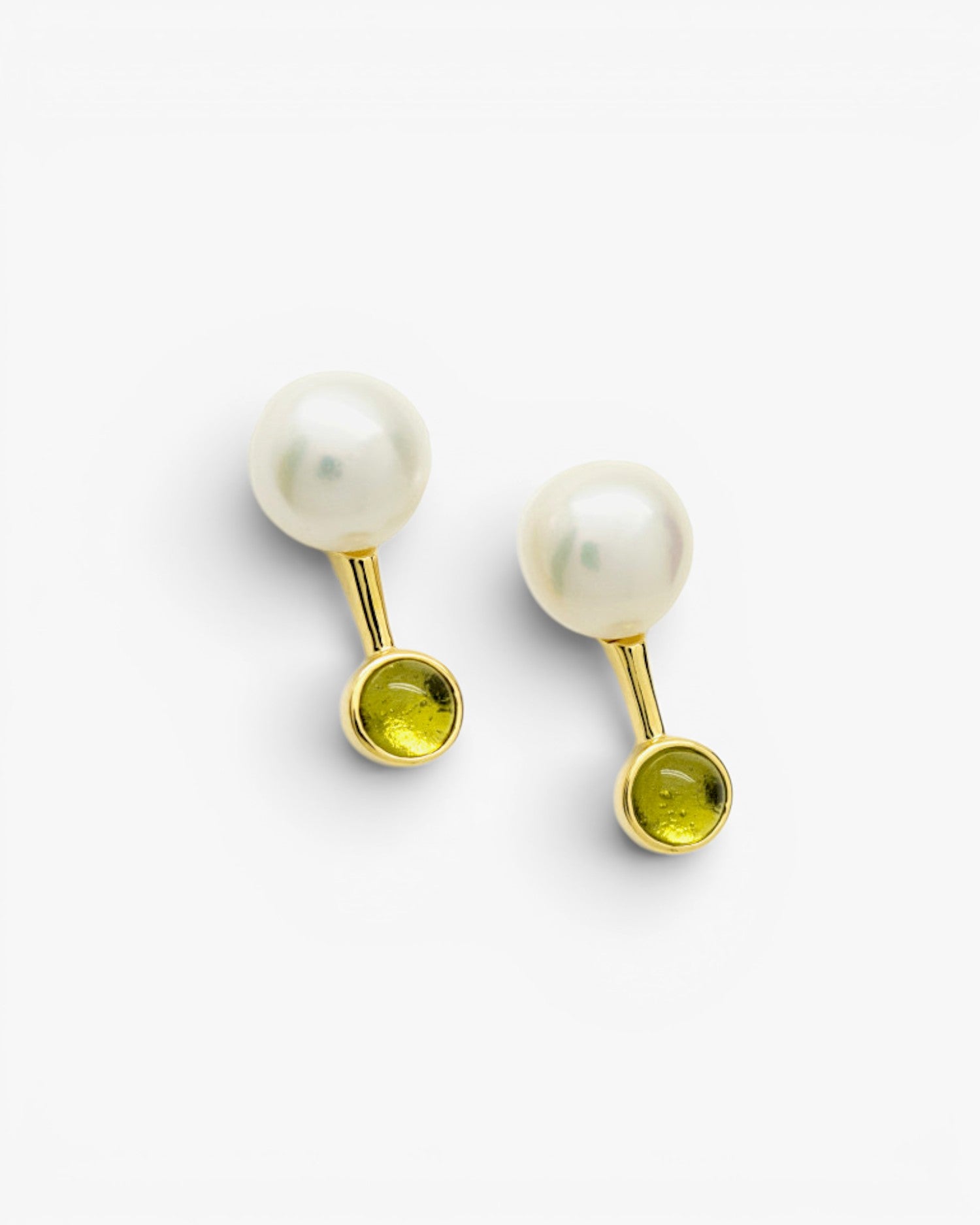 Pendientes perlas con diseño up&down tono verde