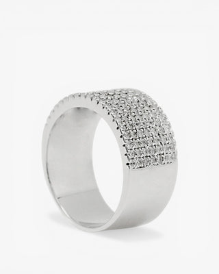 Anillos circonitas con diseño ancho y elegante