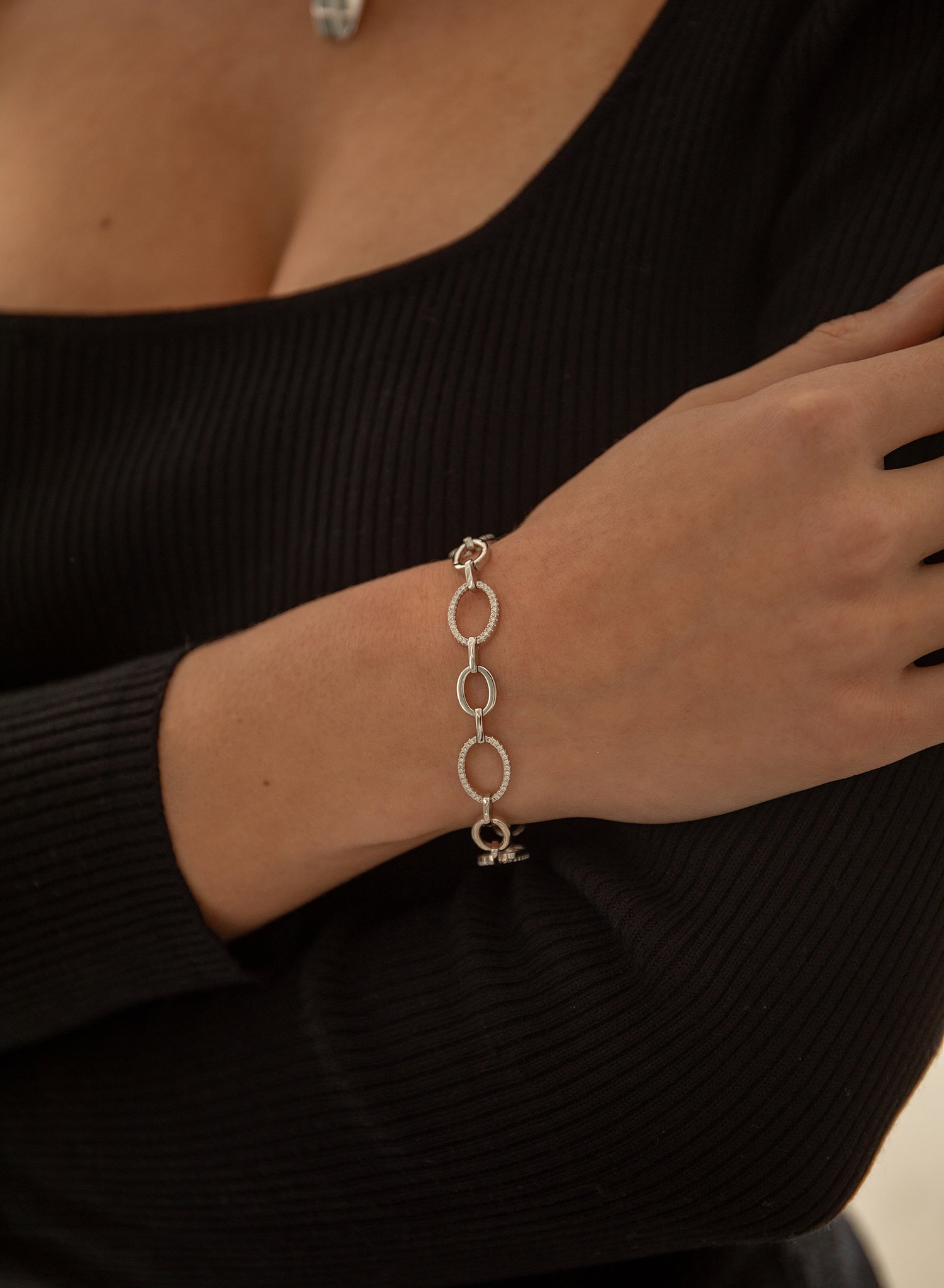 Pulsera eslabones plata diseño de círculos con circonita
