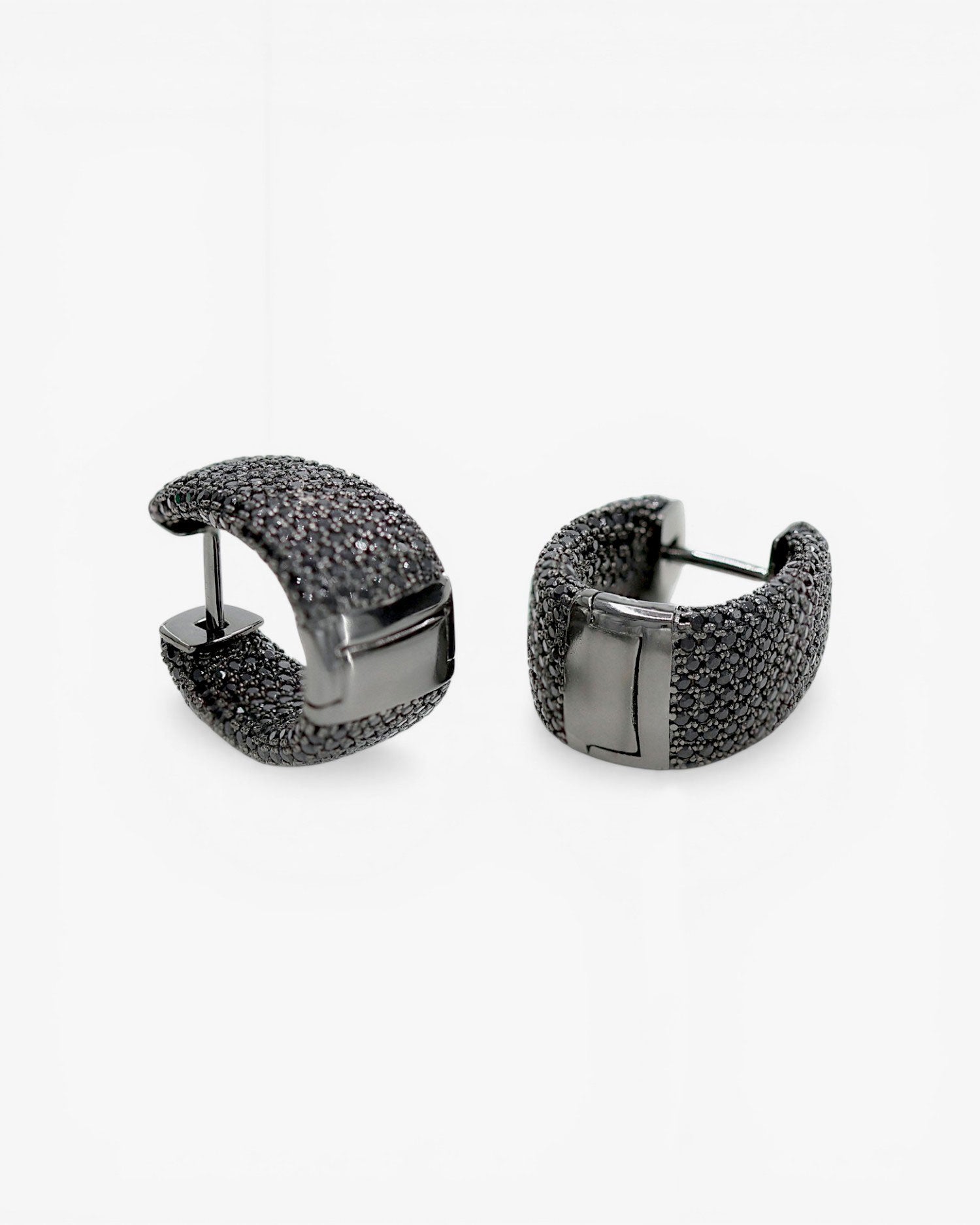 Pendientes aros diseño grueso con engaste total de circonitas negras