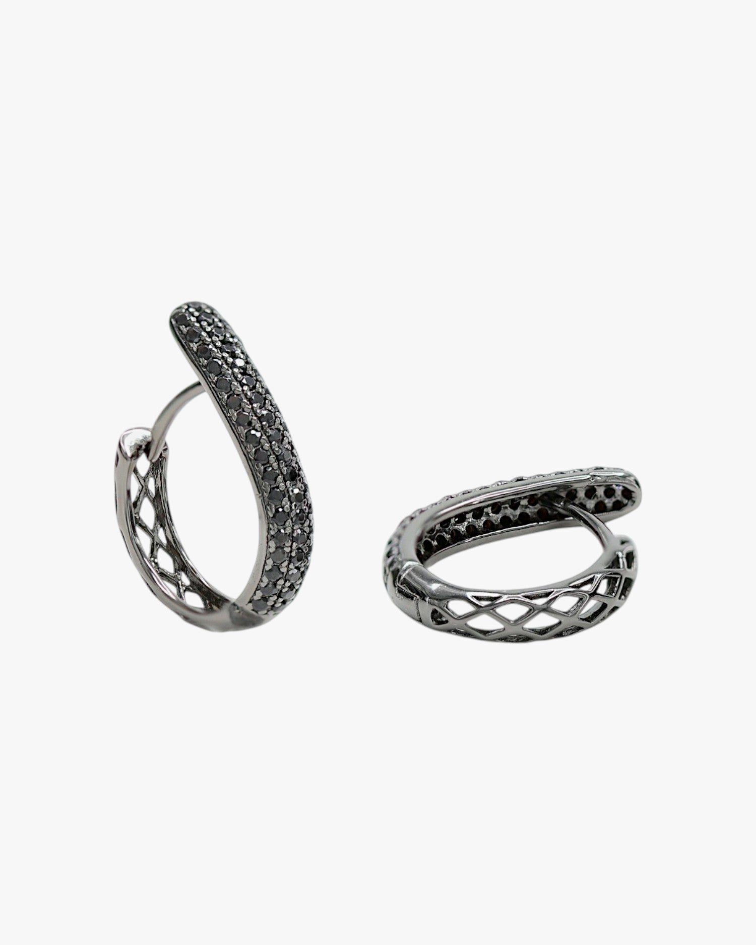 Pendientes aros pequeños con engaste de circonitas en forma de lágrima y baño de rutenio