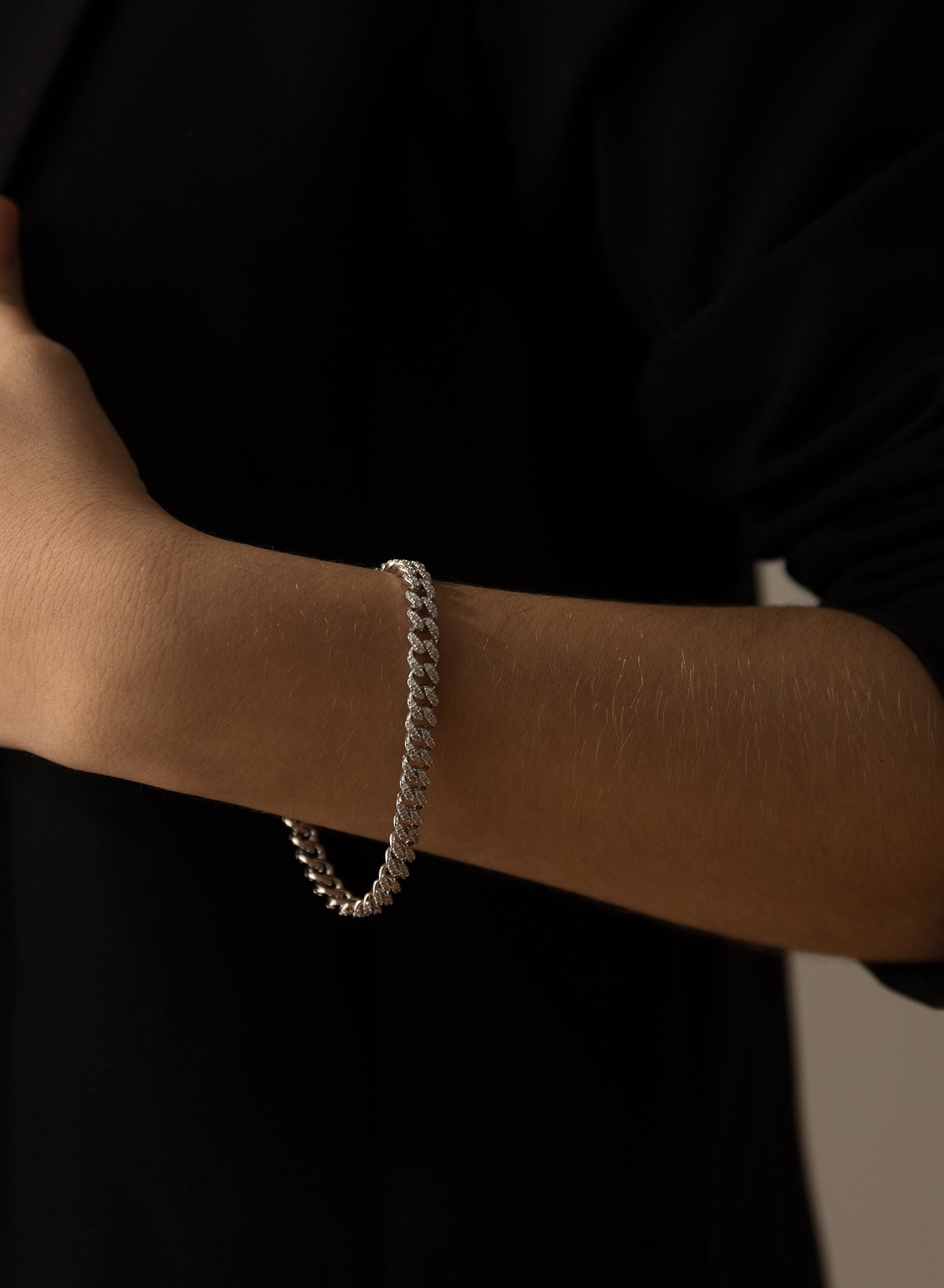 Pulseras brillantes en plata con engaste total de circonitas