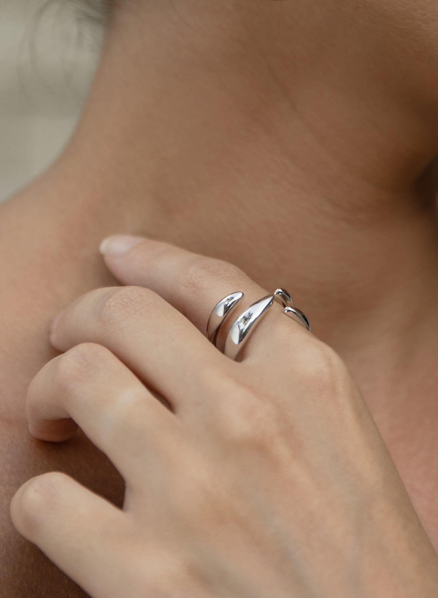 Anillos de diseño abierto estilo garra en plata lisa