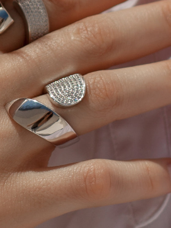 Anillos grandes diseño abierto irregular con circonitas