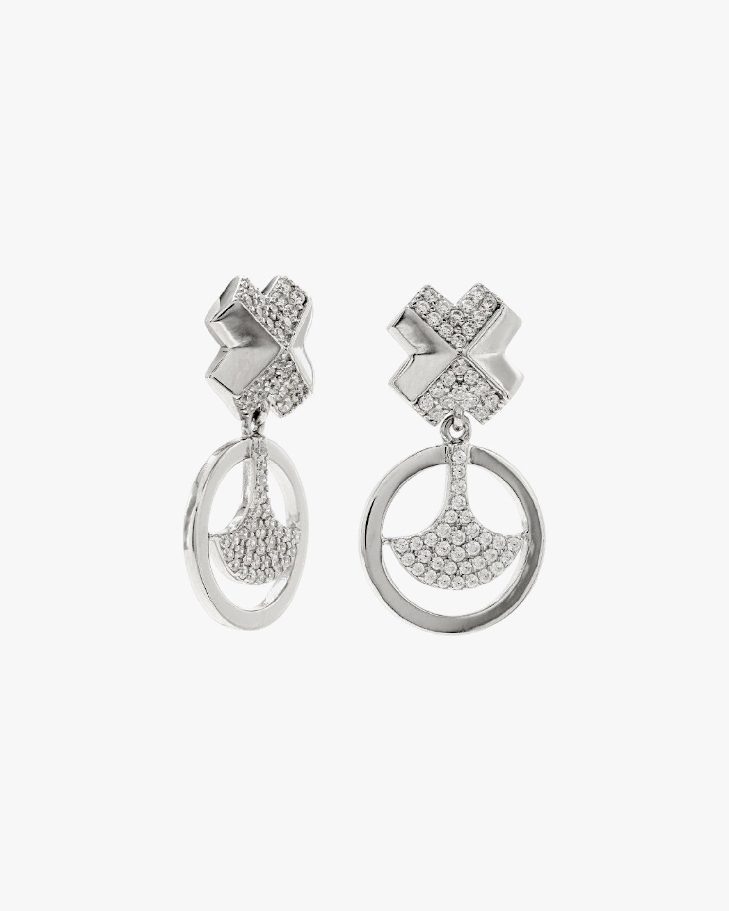 Pendientes plata y circonitas móviles con motivo de circulo