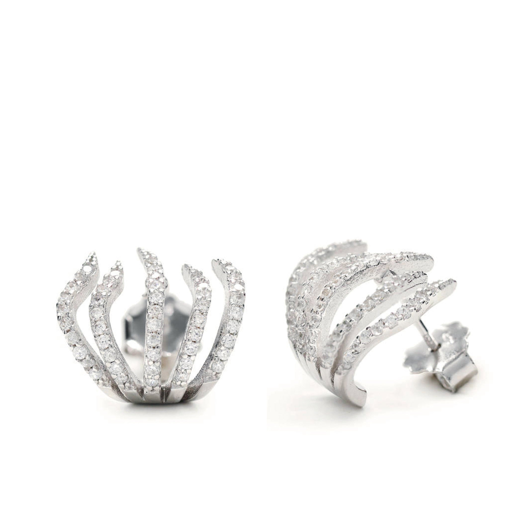 Boucles d'oreilles originales en argent, serties de zirconiums cubiques et ornées d'un design à 5 griffes