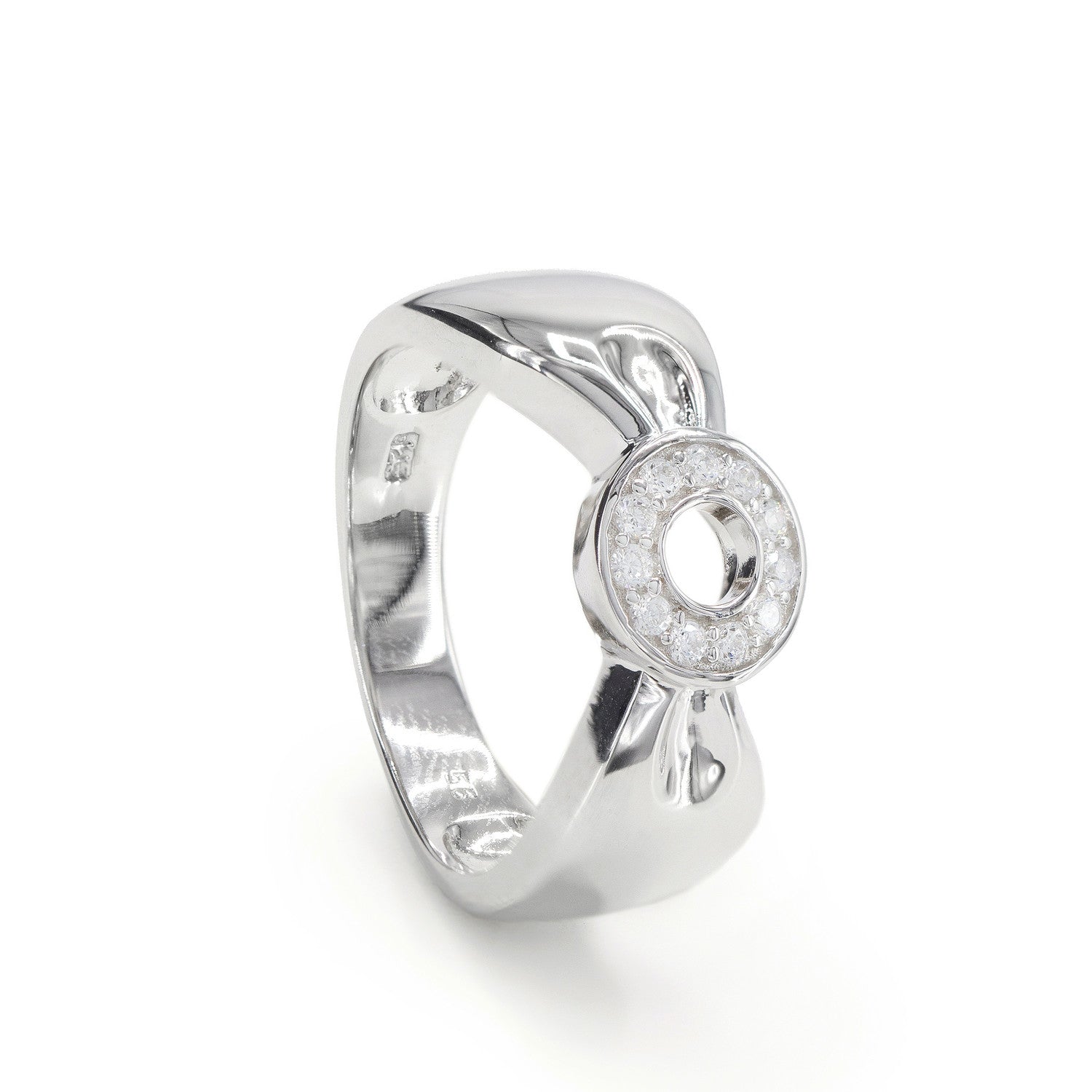 Anillo circonitas diseño de lazo con motivo circular