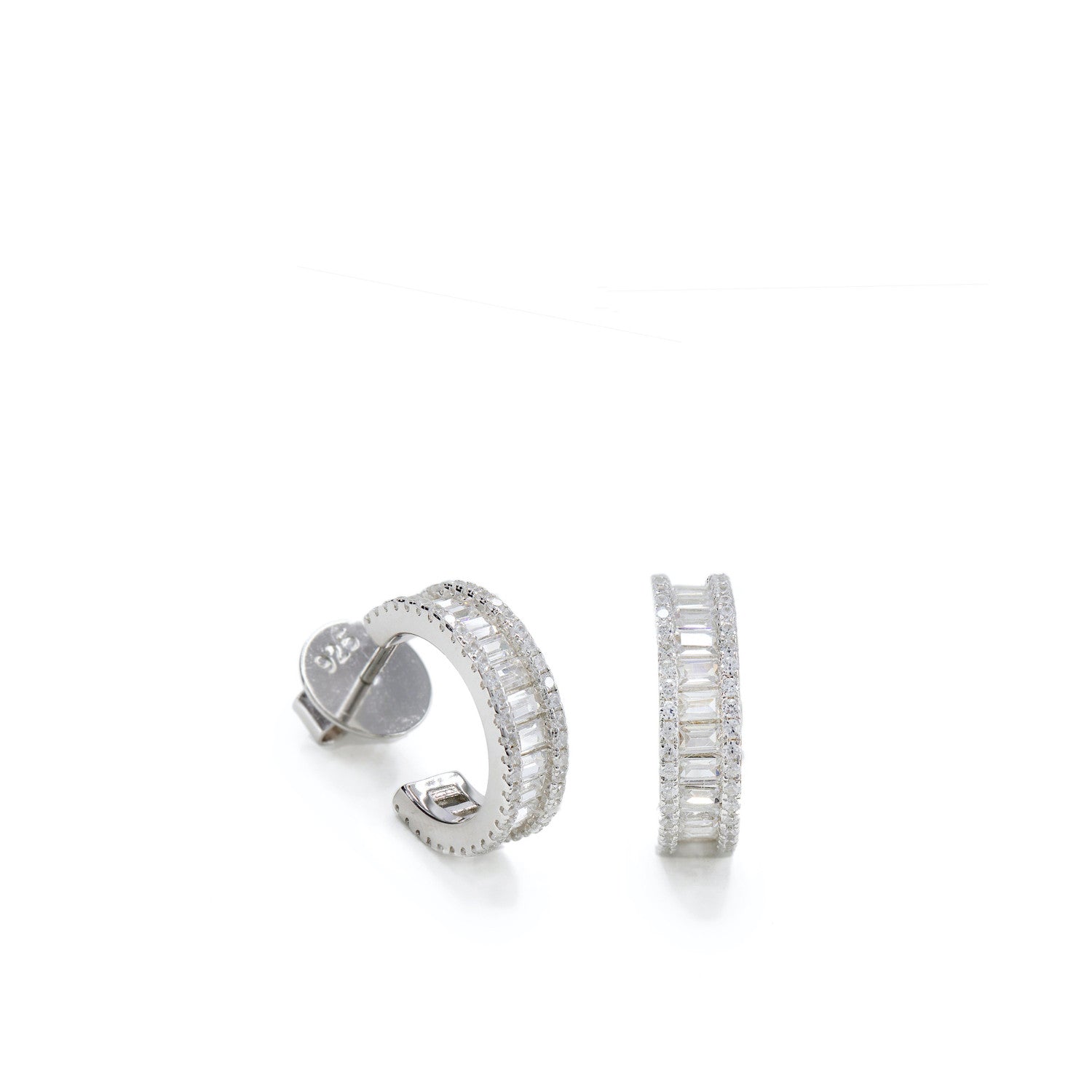 Pendientes aros pequeños con diseño total de circonita