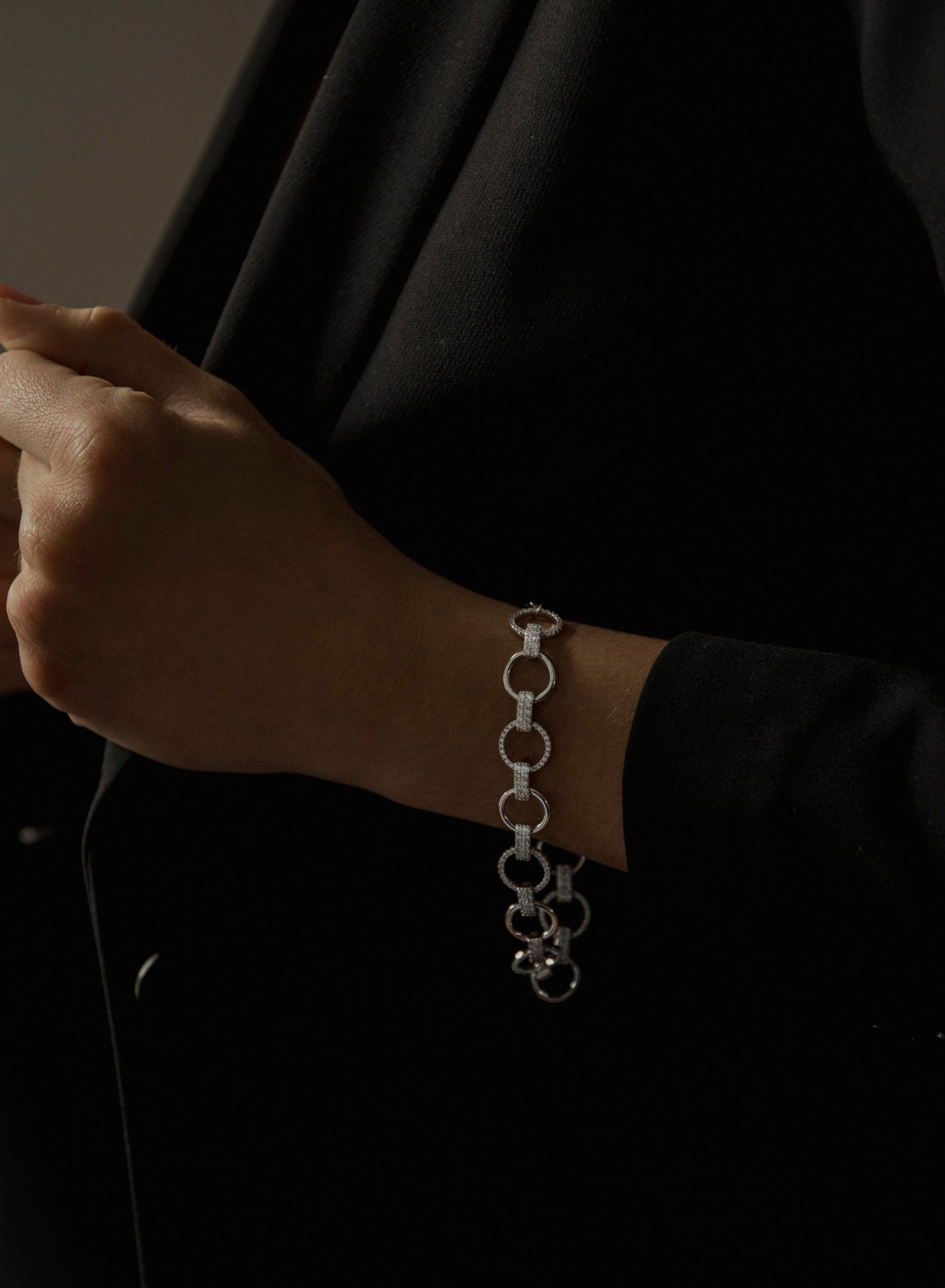 Pulsera eslabones plata diseño redondo con circonitas