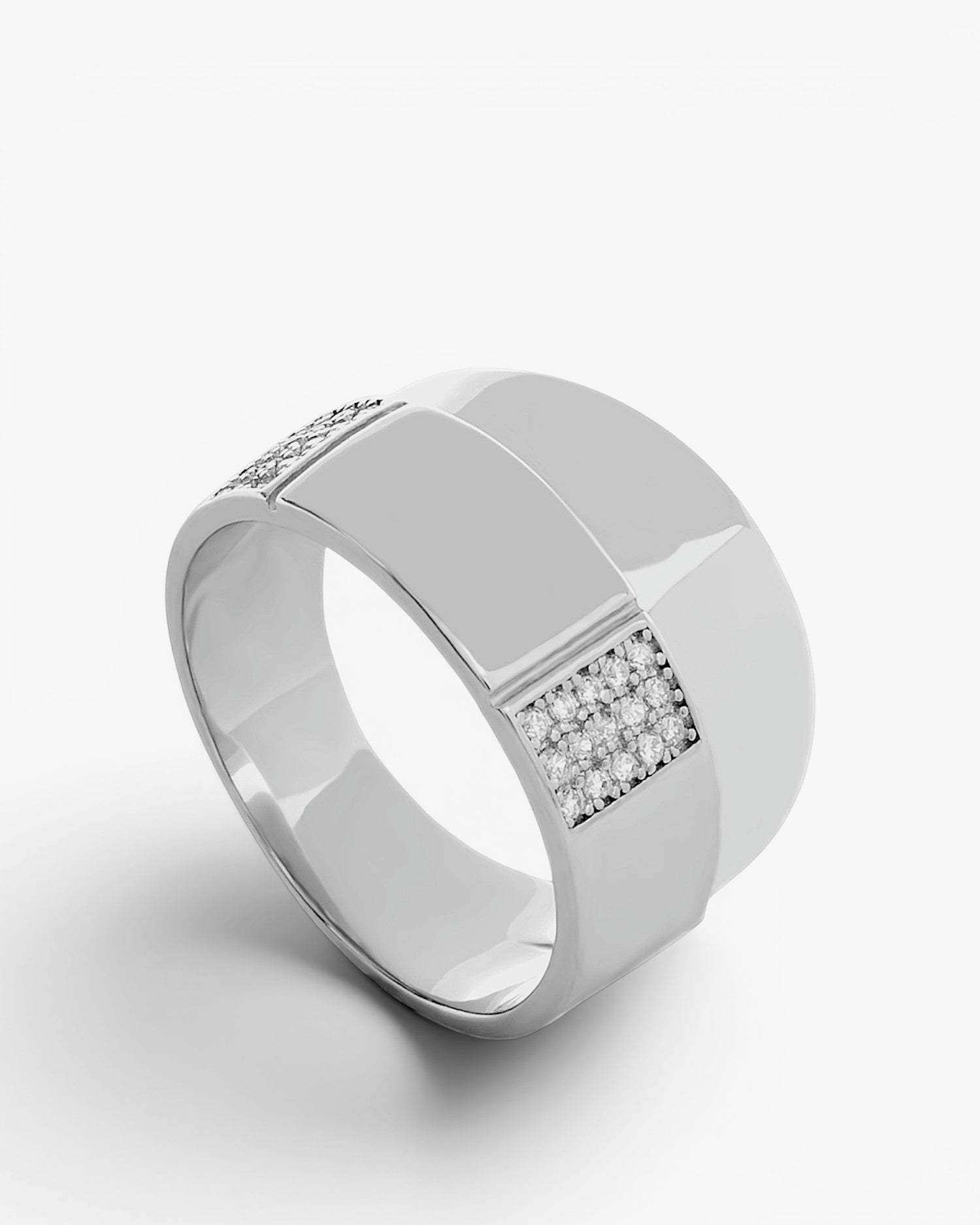 Anillos anchos diseño doble nivel con detalles de circonita