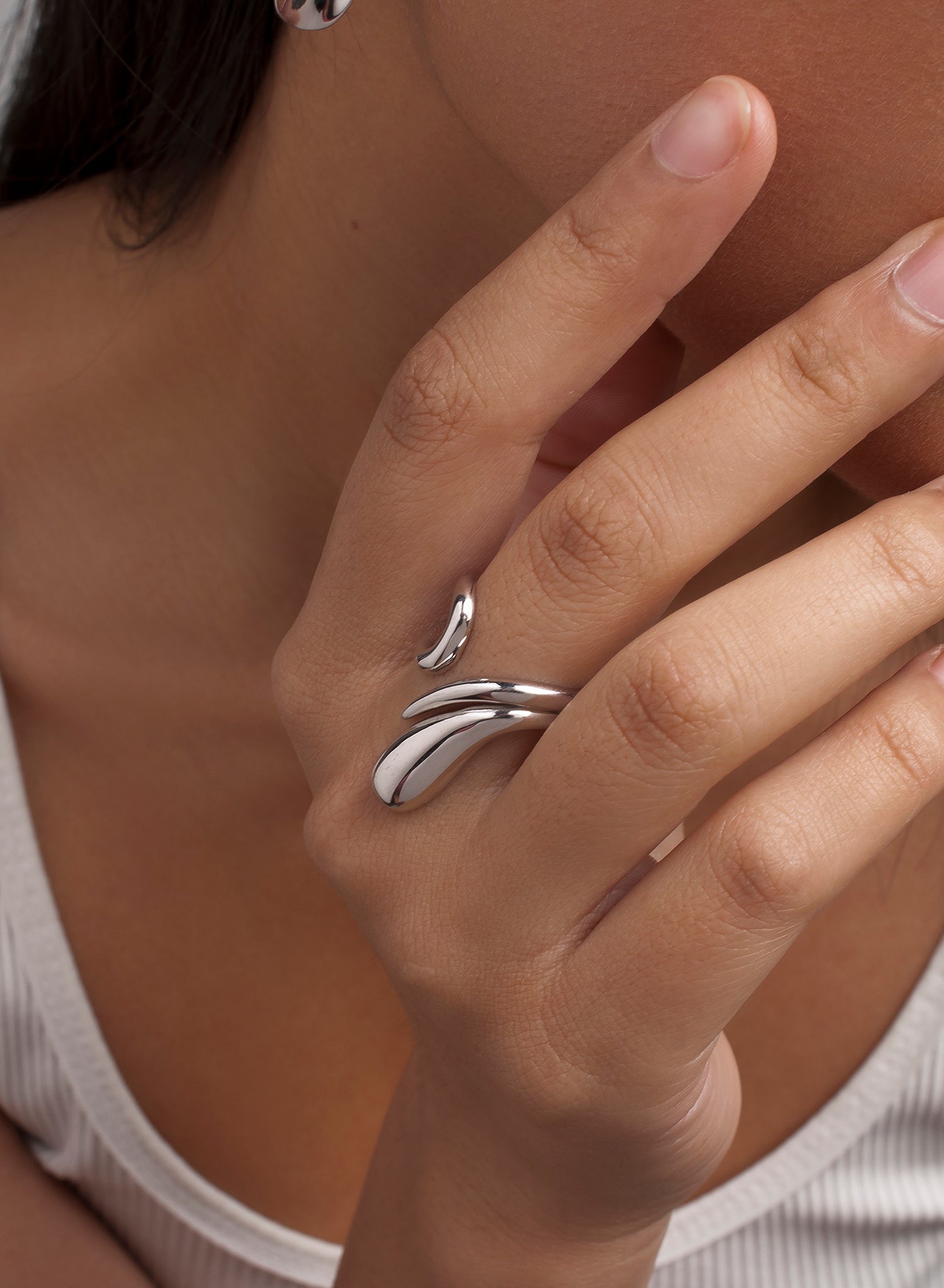 Anillos de diseño de plata motivo lágrima líquido