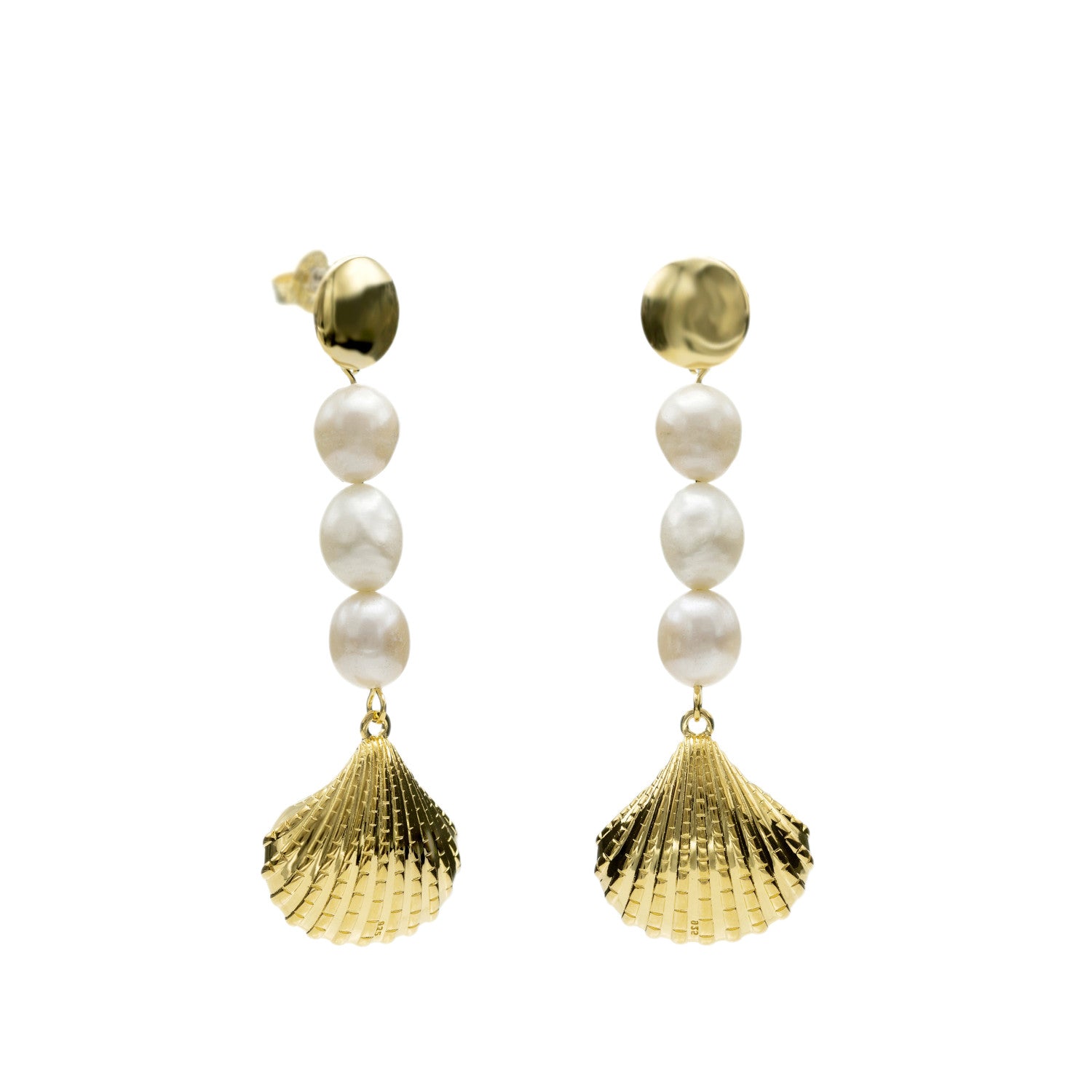 Pendientes largos plata de perlas y diseño concha baño en oro