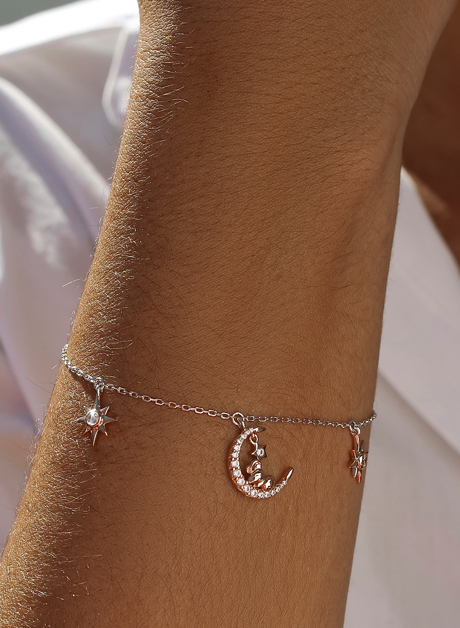 Pulseras con colgantes mini charms en rosa con circonitas