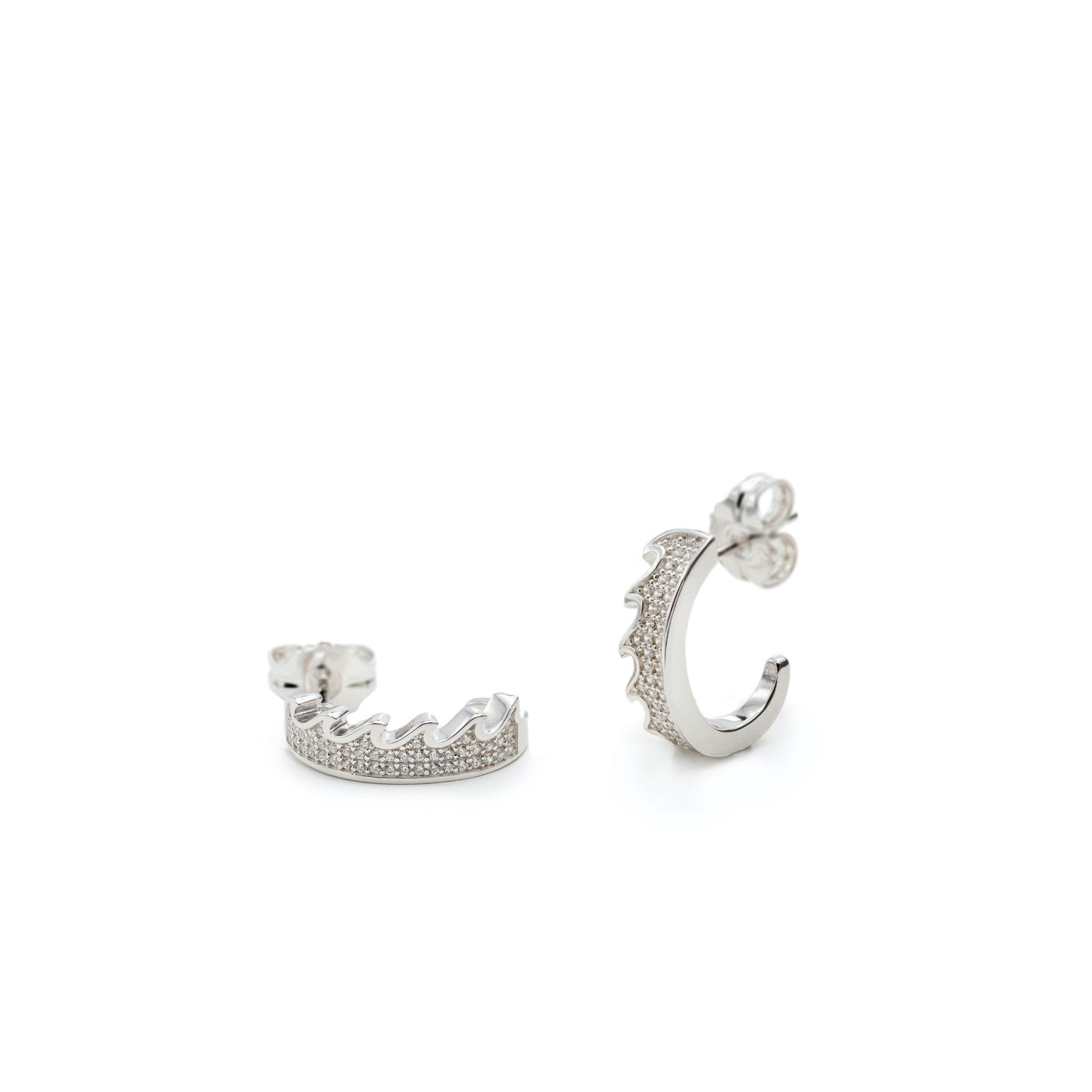 Pendientes aros pequeños con pavé de circonitas diseño olas