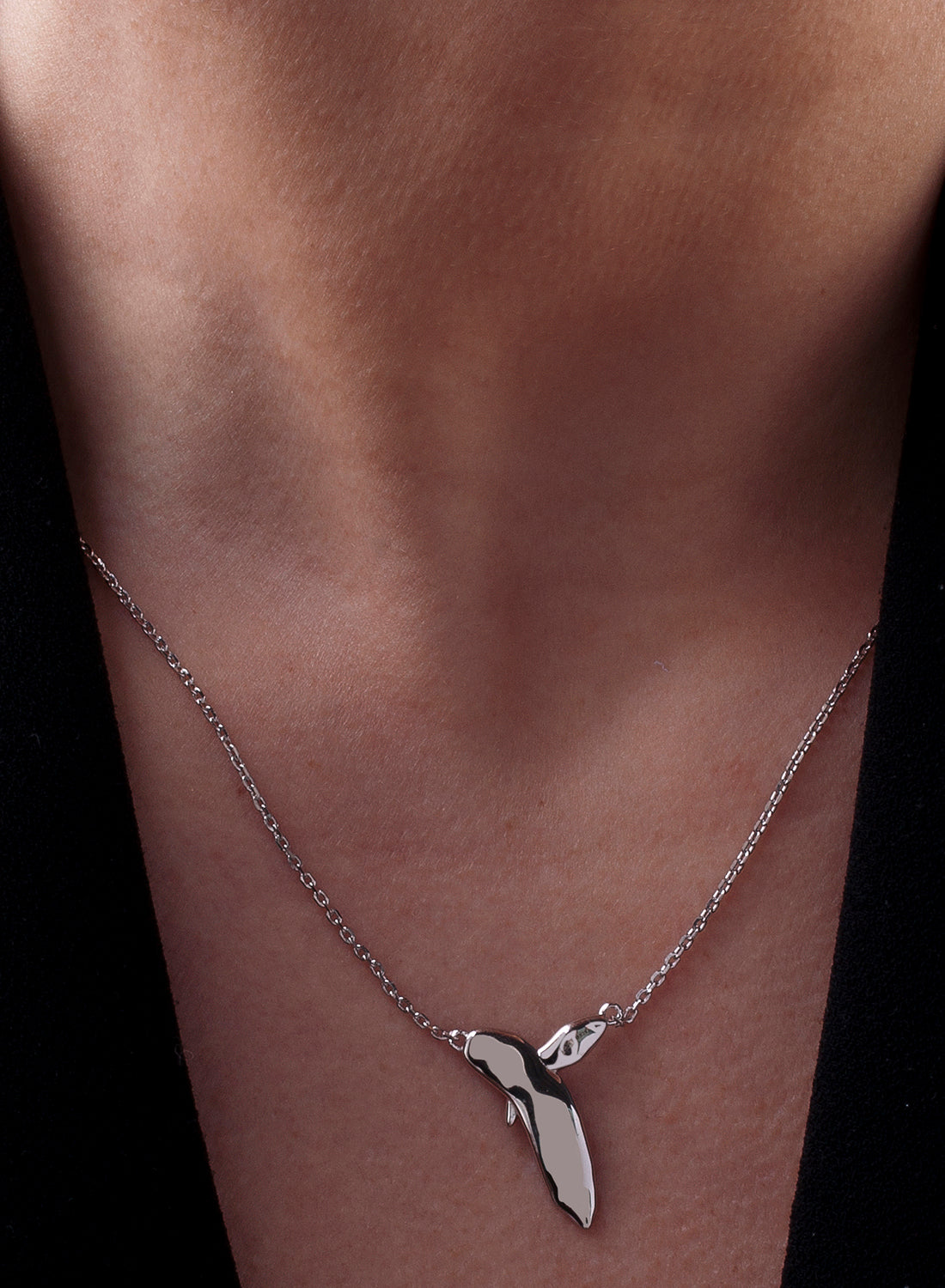 Collares plata originales diseño cruzado líquido