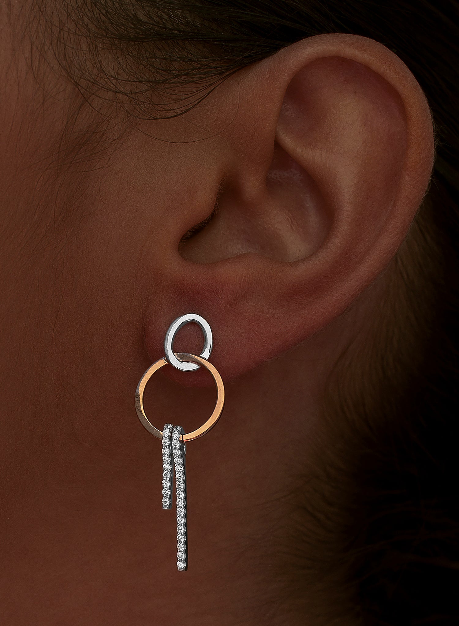 Pendientes bicolor diseño doble redonda con circonitas