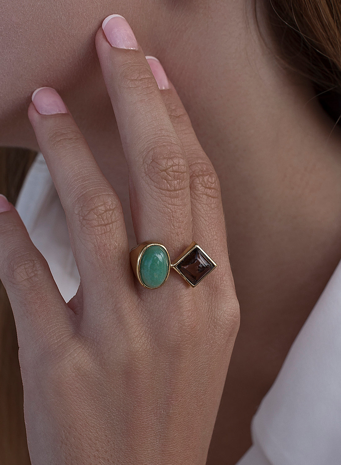 Anillos con piedras diseño doble cuarzo bañado en oro