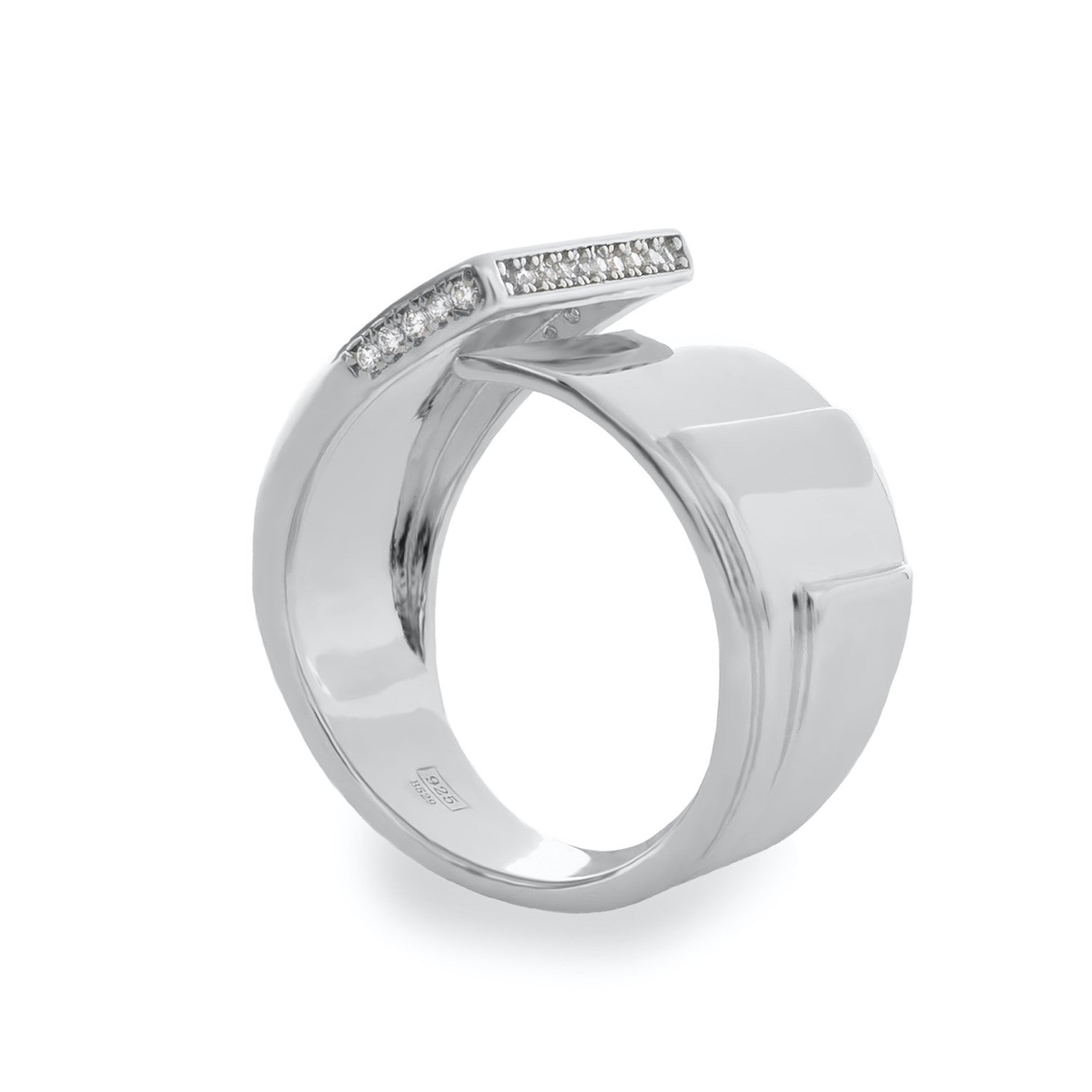 Anillos anchos diseño superpuesto con detalle de circonitas