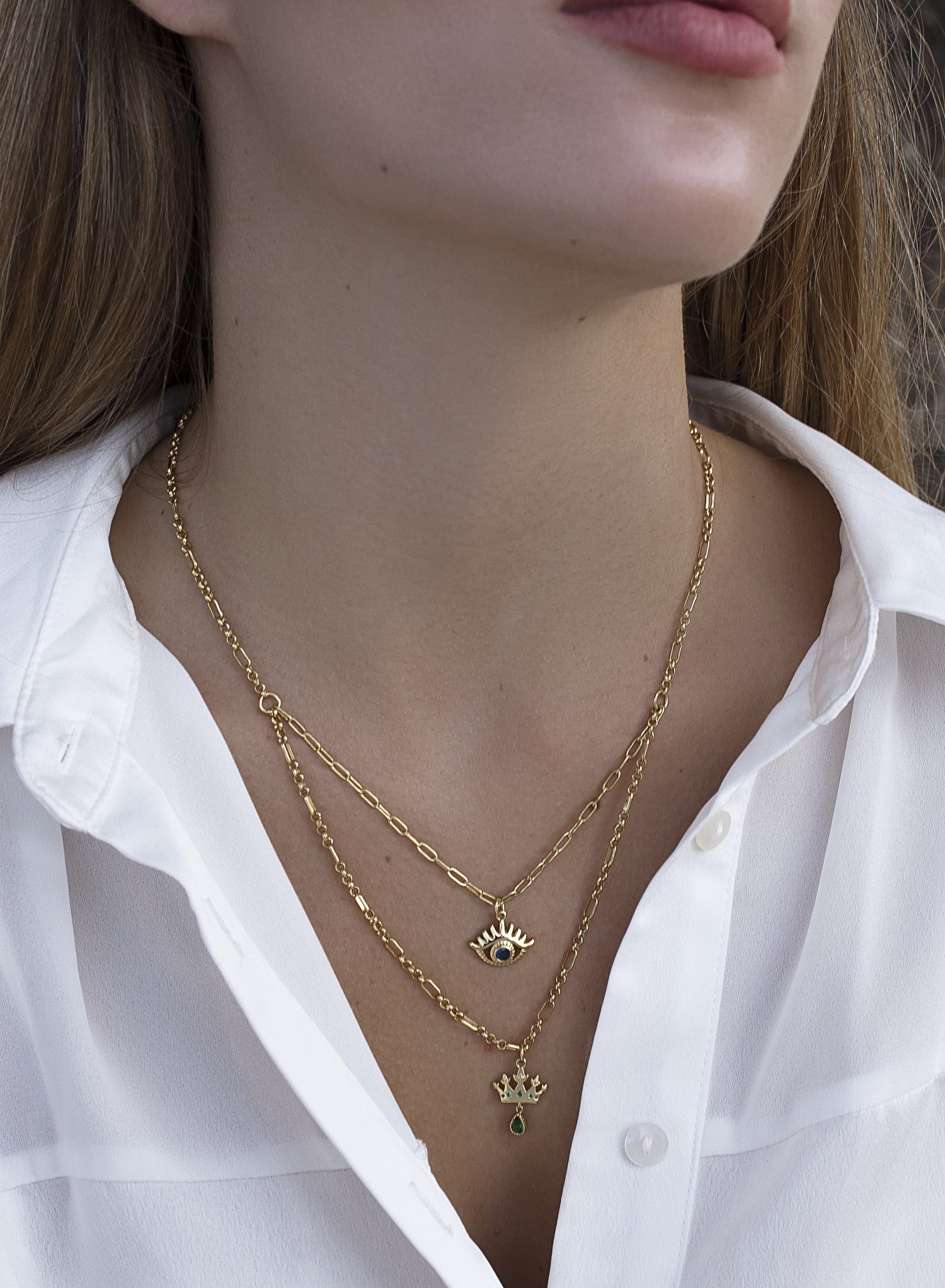 Collares dobles con charm de ojo y corona