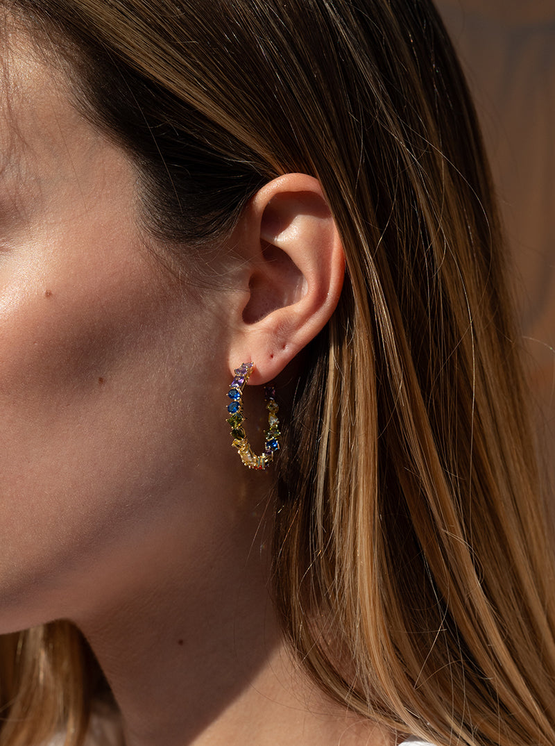 Pendientes aros con piedras multiforma en tonos brillantes