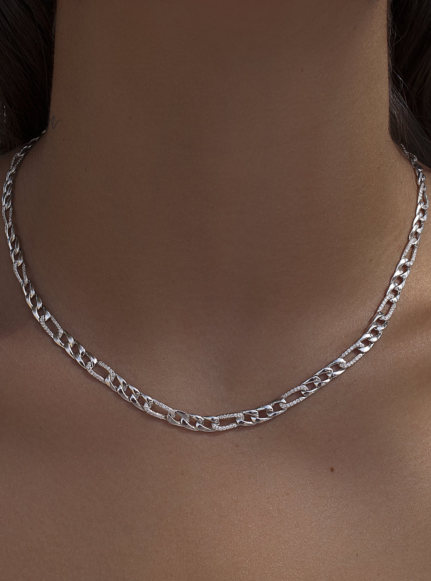 Collar cadena diseño de eslabones con circonitas y lisos