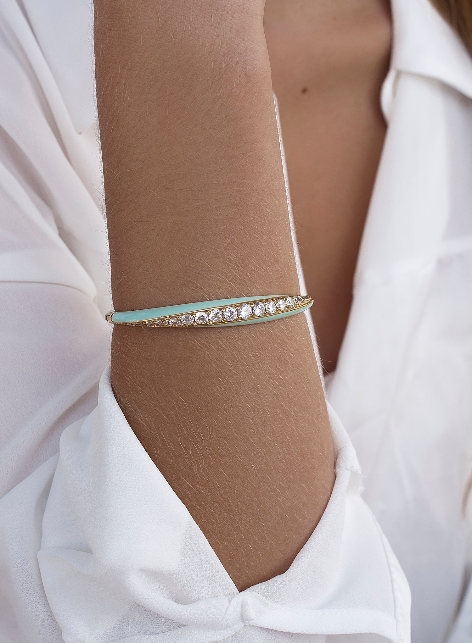 Pulsera esclava diseño combinado de circonitas y esmalte