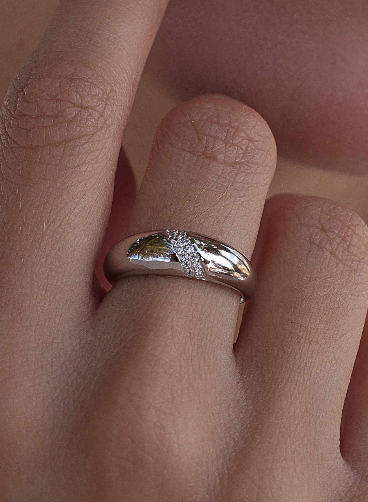 Anillos finos de plata diseño banda de circonita
