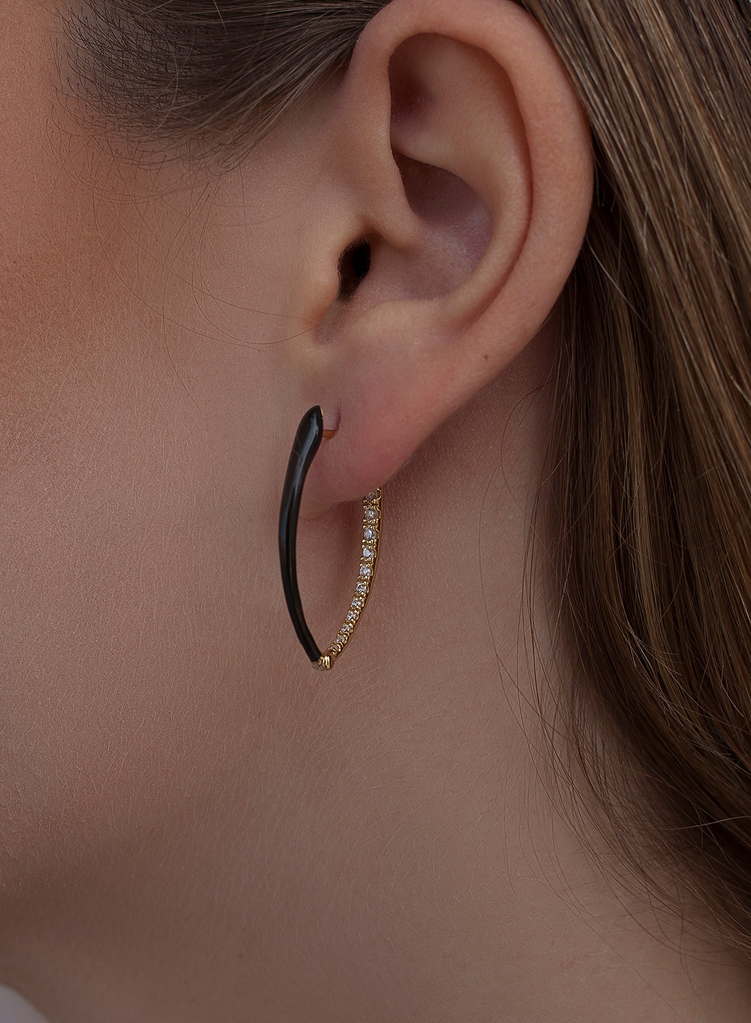 Boucles d'oreilles originales en argent et émail noir