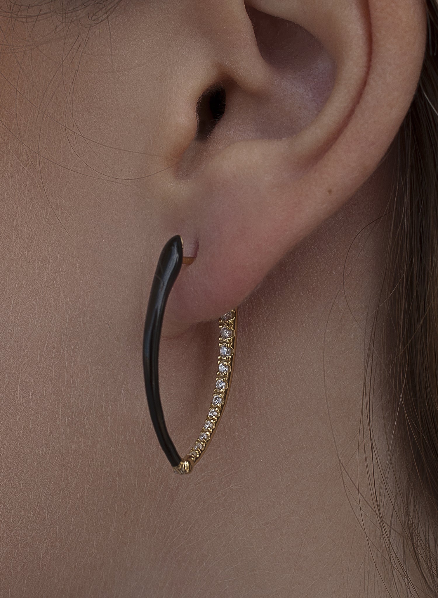 Boucles d'oreilles originales en argent et émail noir