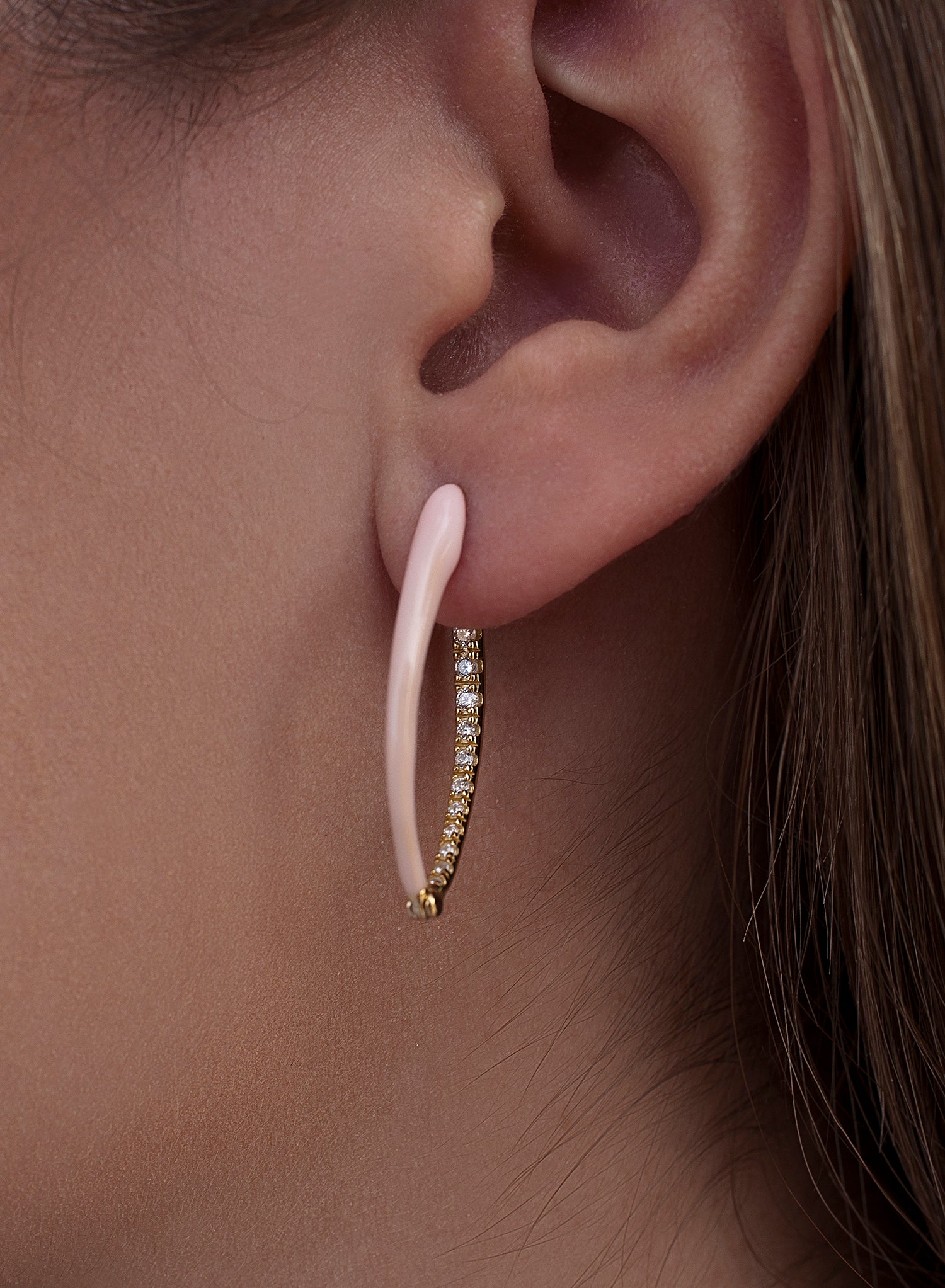 Boucles d'oreilles originales en argent et émail rose