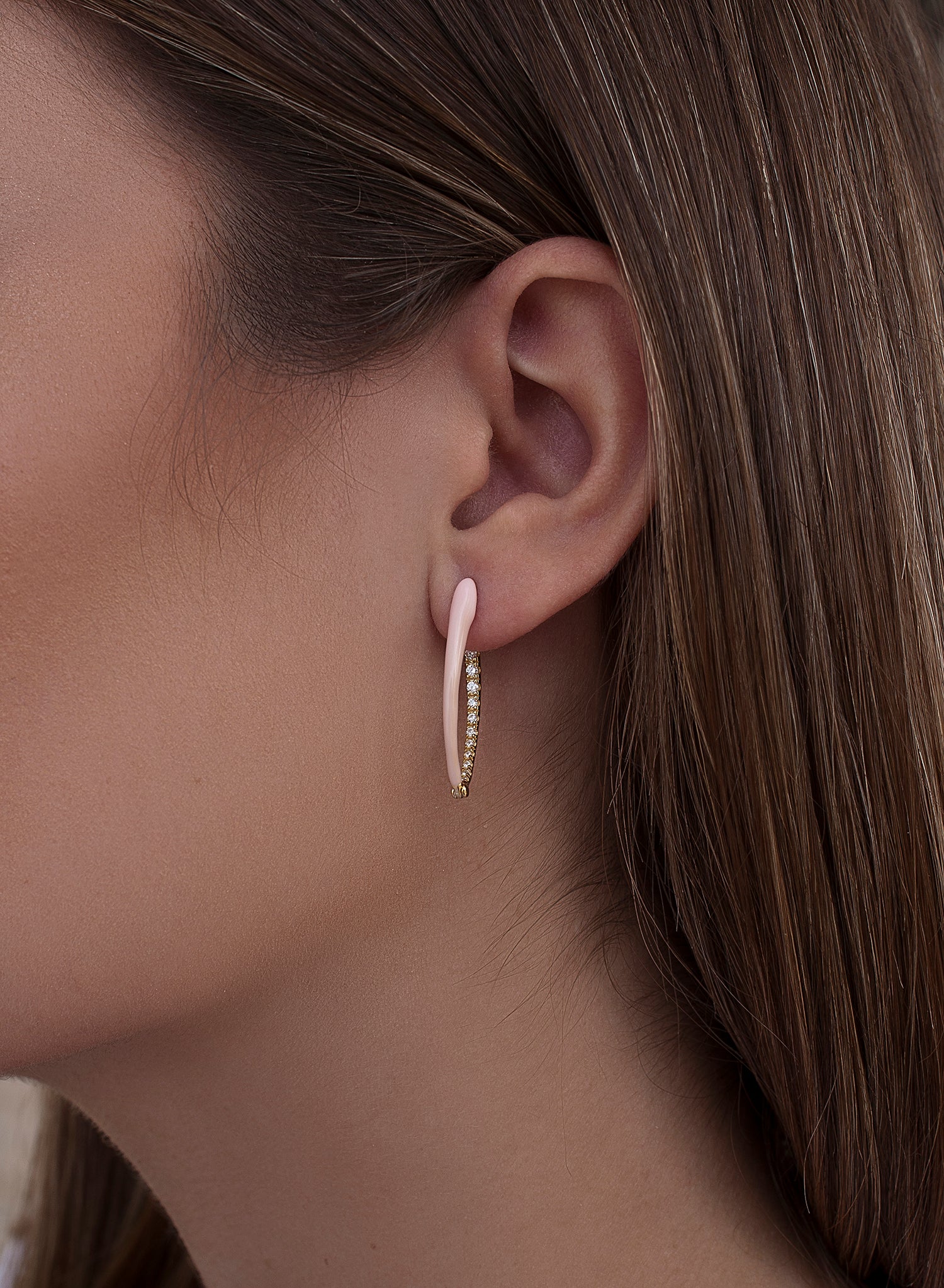 Boucles d'oreilles originales en argent et émail rose