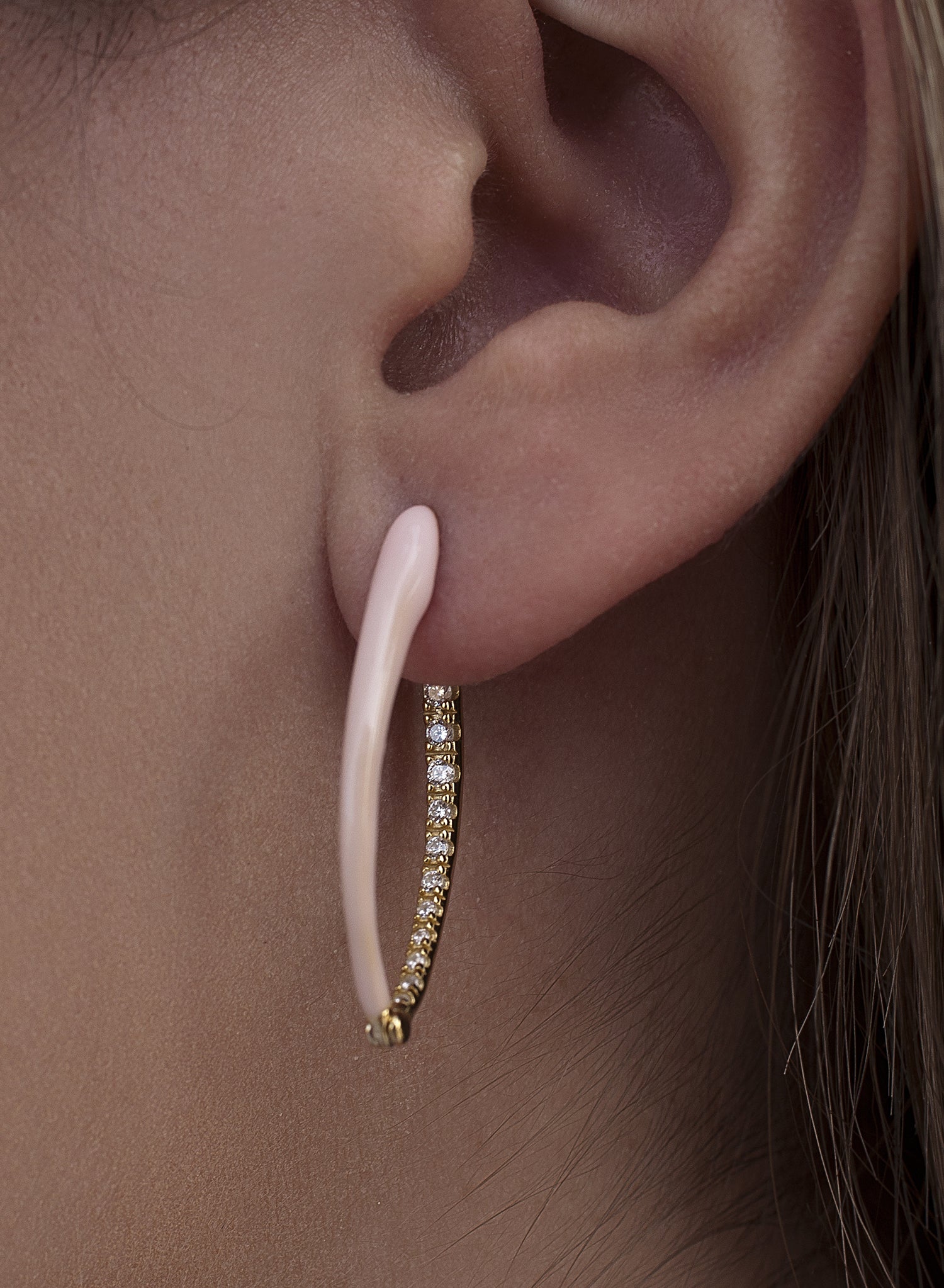 Boucles d'oreilles originales en argent et émail rose