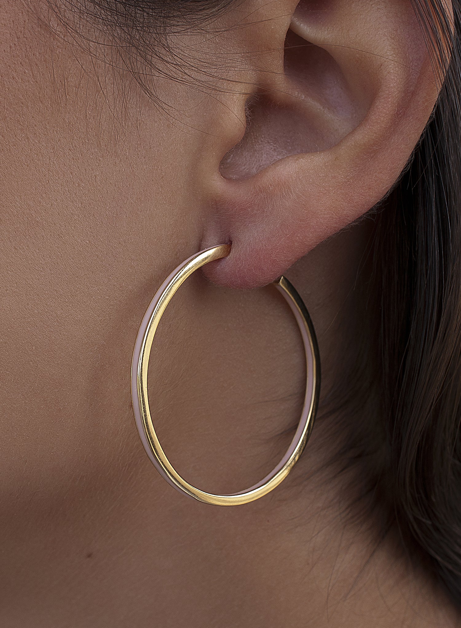 Grandes boucles d'oreilles créoles, motif émail rouge, plaquées or
