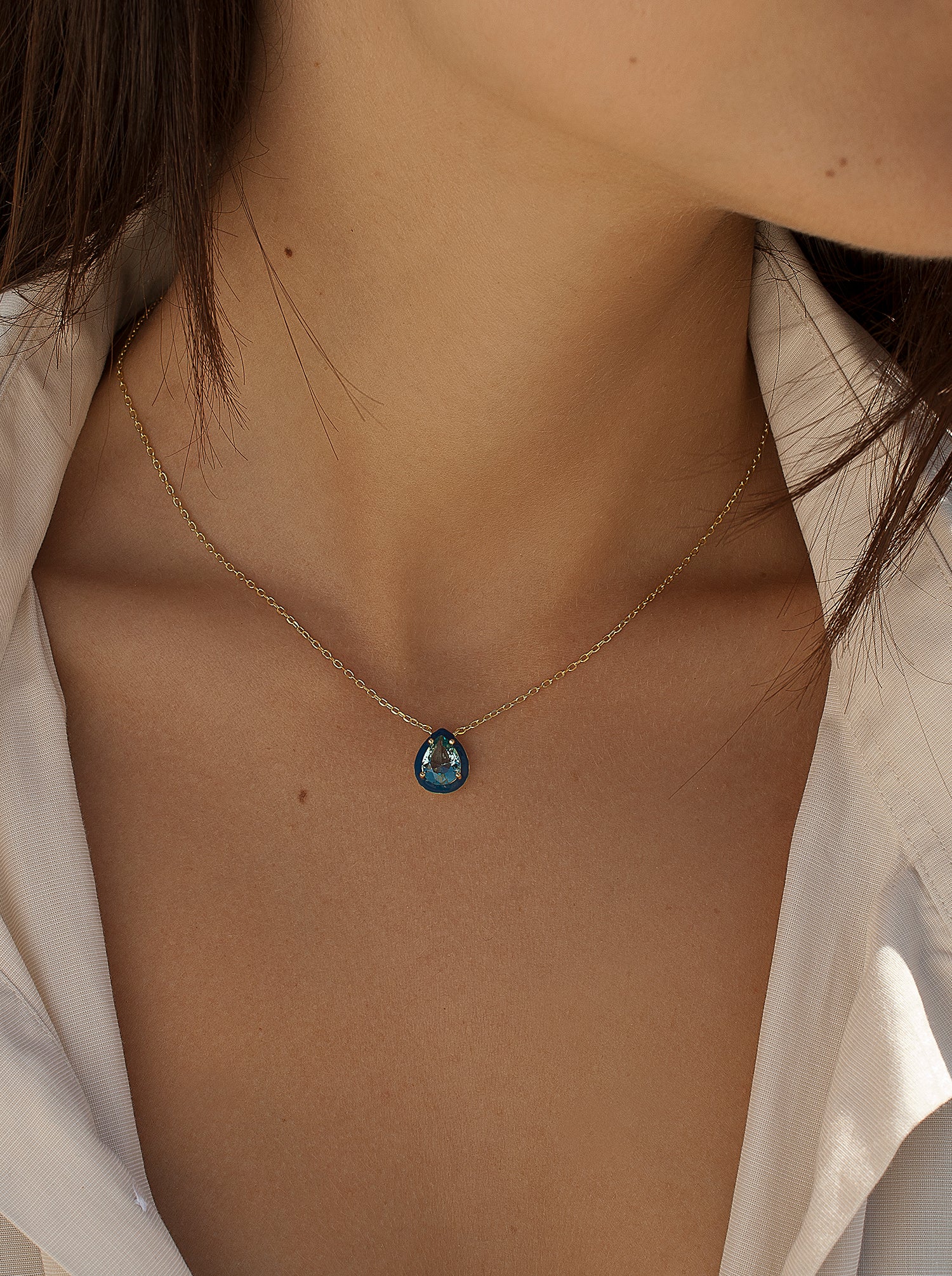 Collares con piedras diseño de gota con esmalte azul