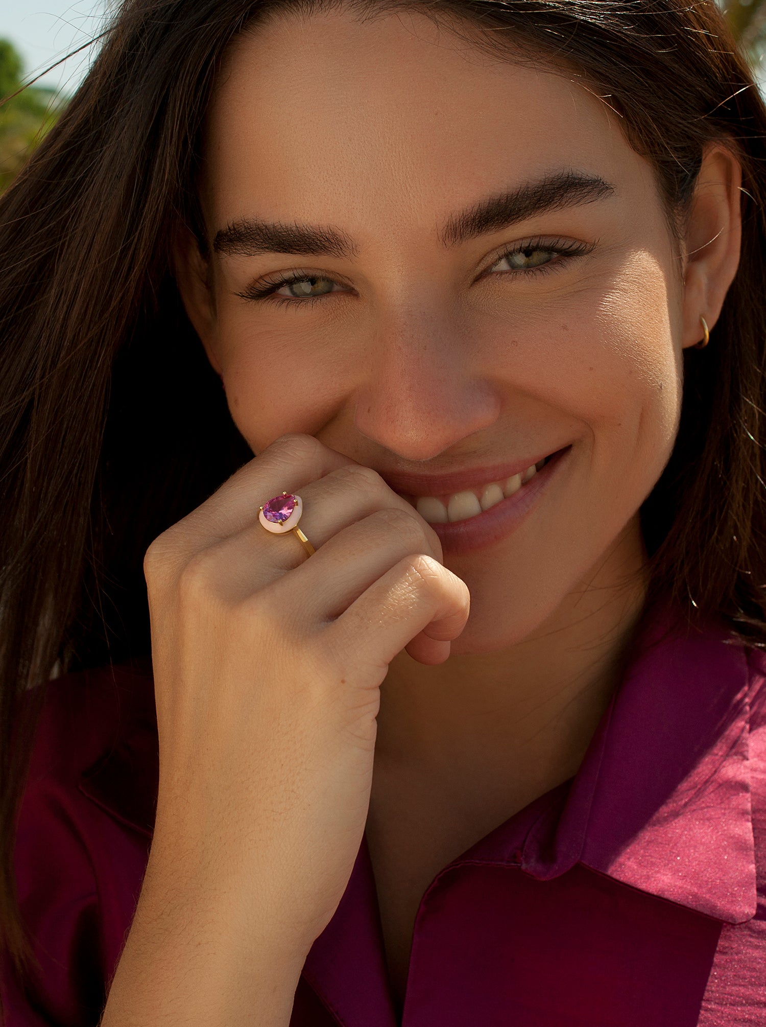 Anillos con piedras diseño de gota con esmalte rosa