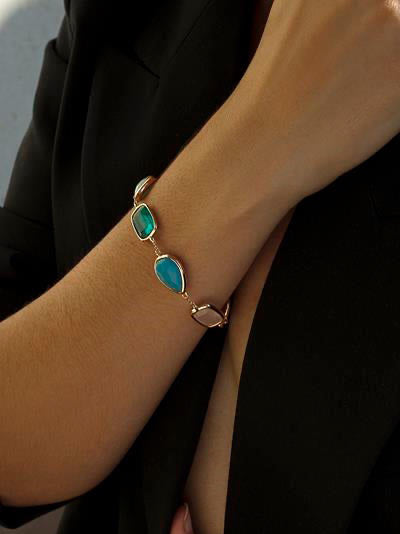 Bracelets ornés de pierres argentées, motif géométrique