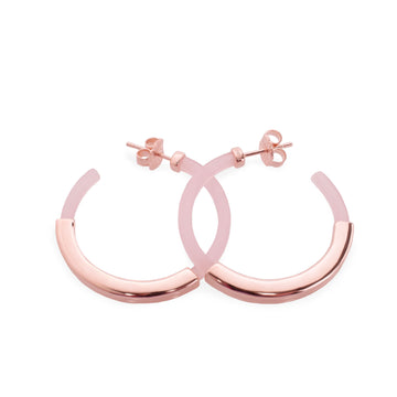Pendientes aro diseño resina tono rosa y banda de plata lisa central