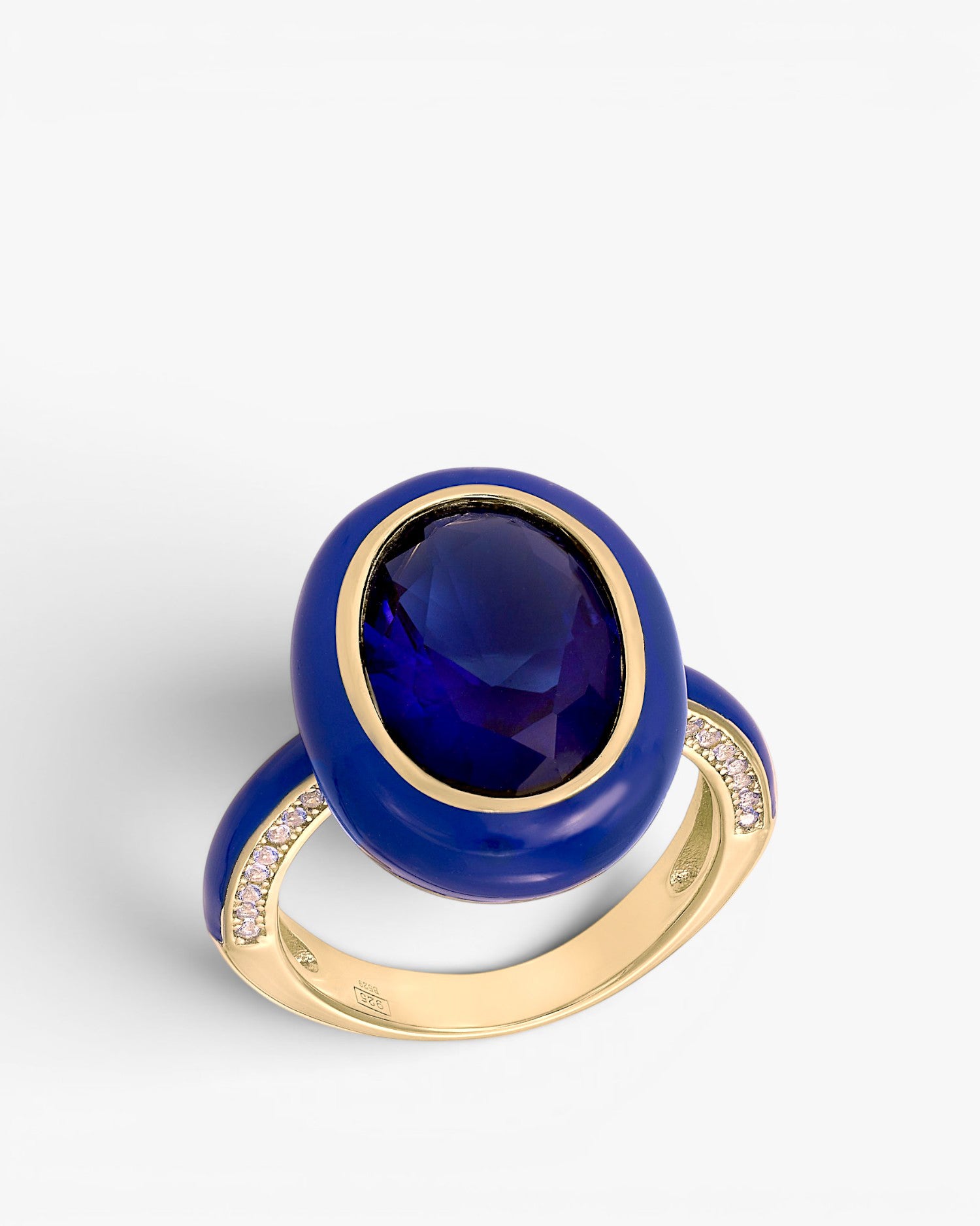 Anillos de diseño con esmalte azul oscuro y circonitas
