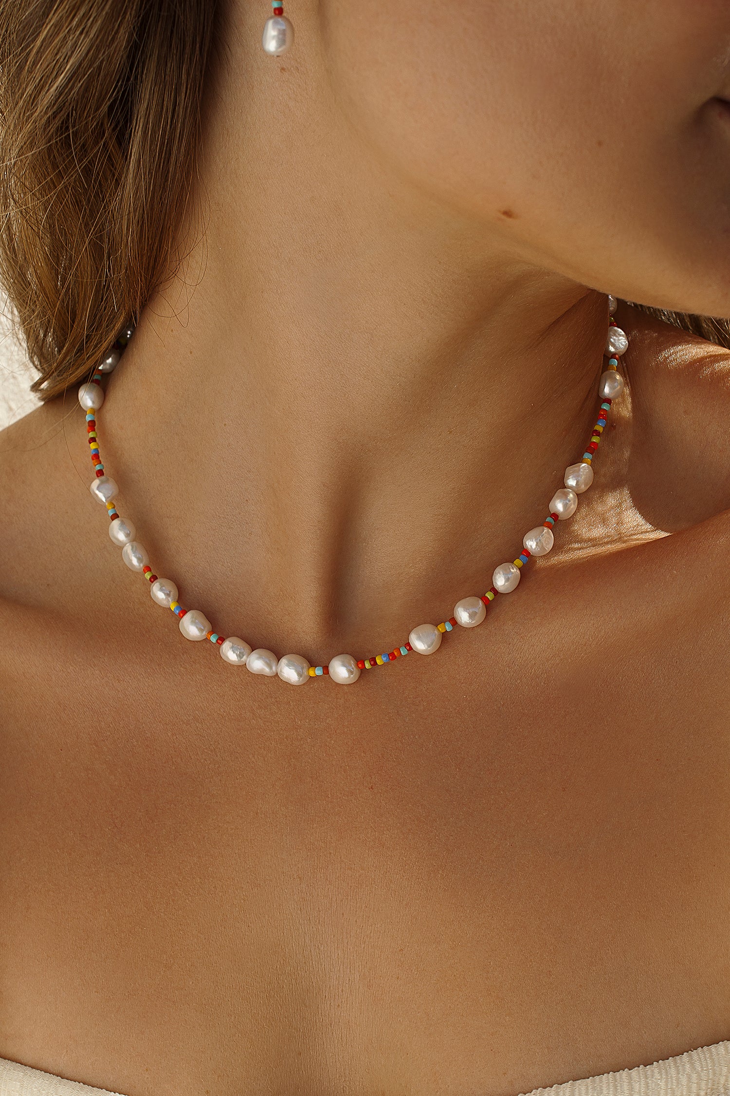 Collares cortos de plata diseño multicolor con perla
